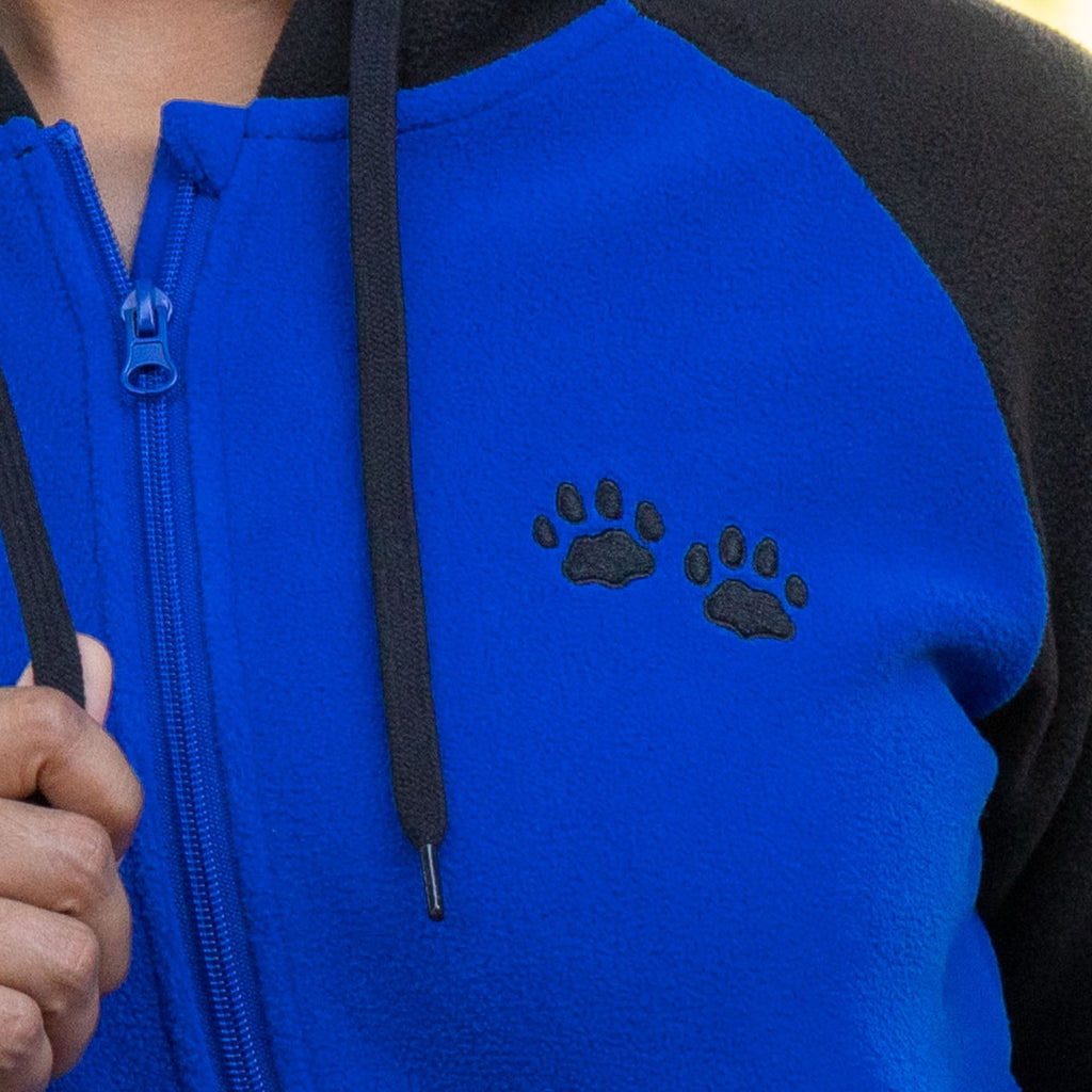 Chaqueta polar raglán con estampado de huella de pata