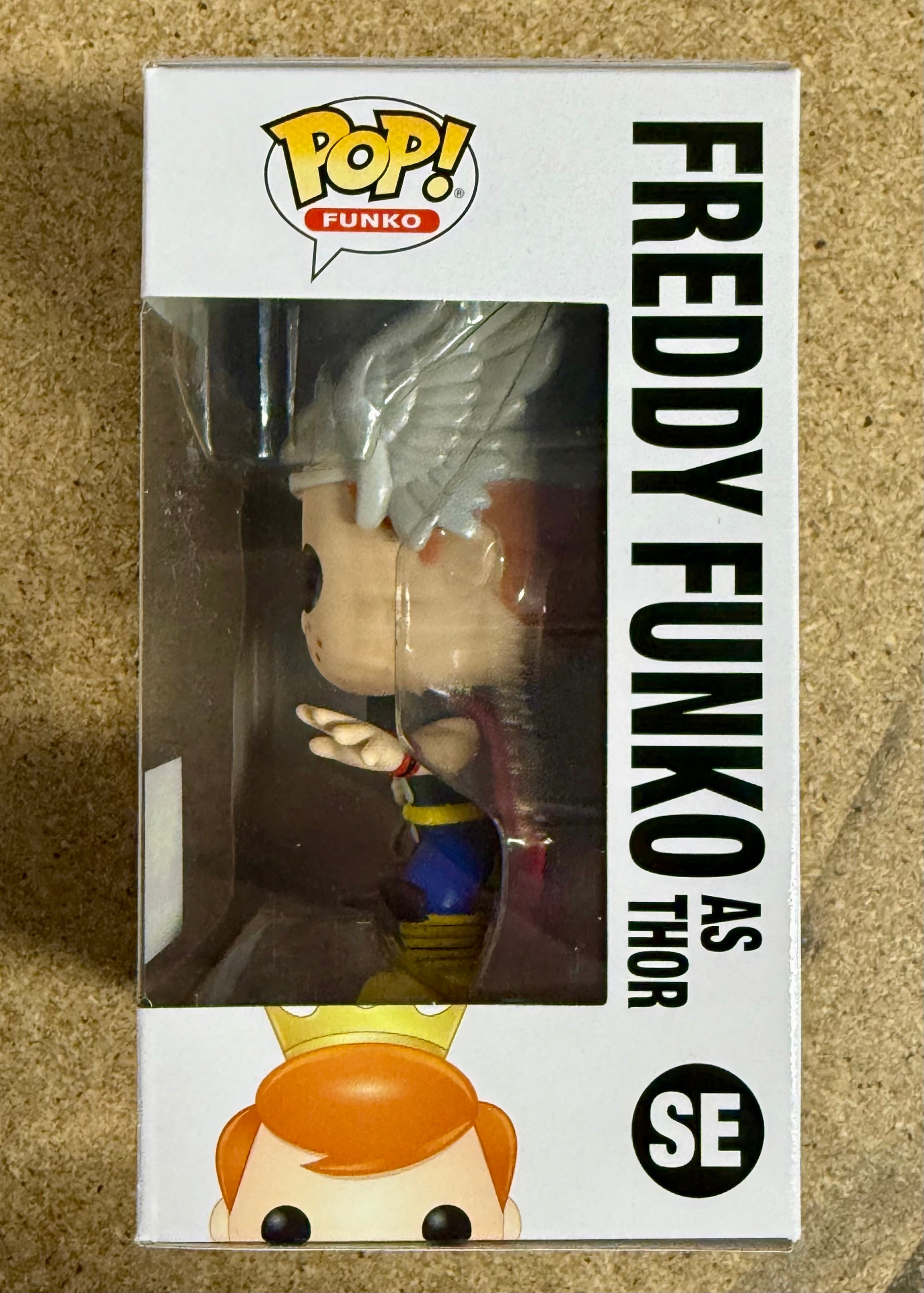 Funko Pop! Freddy como Thor Edición Especial Battle Blacklight Fundays 2022 Exclusivo LE 4000