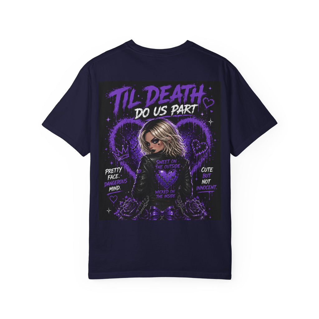 Camiseta "Cute But Cursed" de Pretty Dangerous — Camiseta gráfica gótica morada