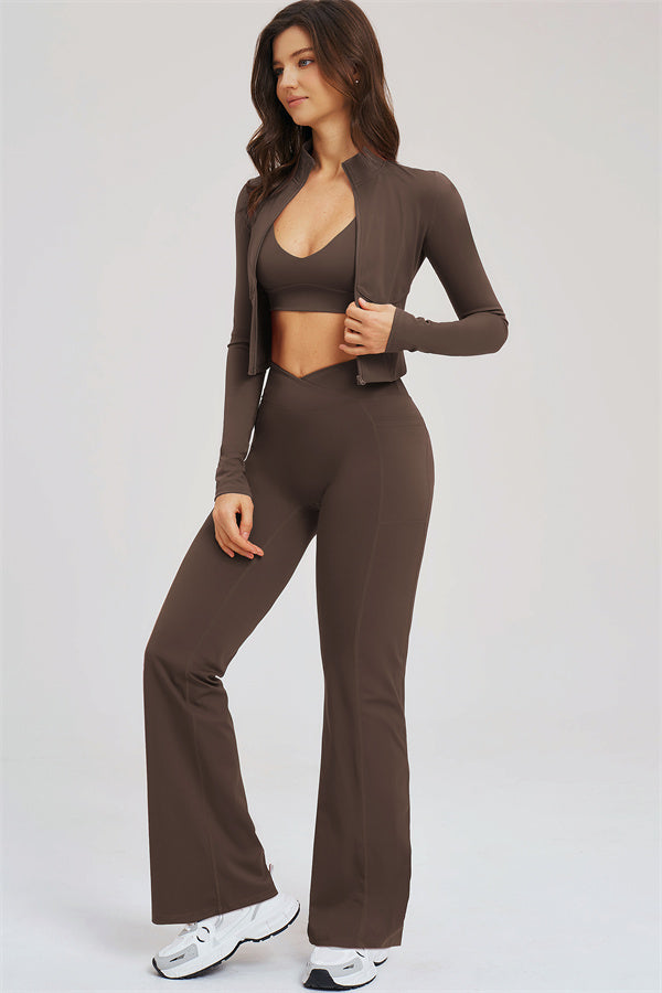 El conjunto de 3 piezas Sizzle Zip Jacket Sports Bra Flared Leggings