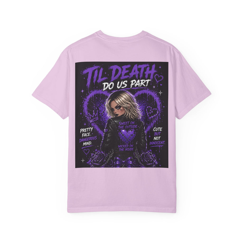 Camiseta "Cute But Cursed" de Pretty Dangerous — Camiseta gráfica gótica morada