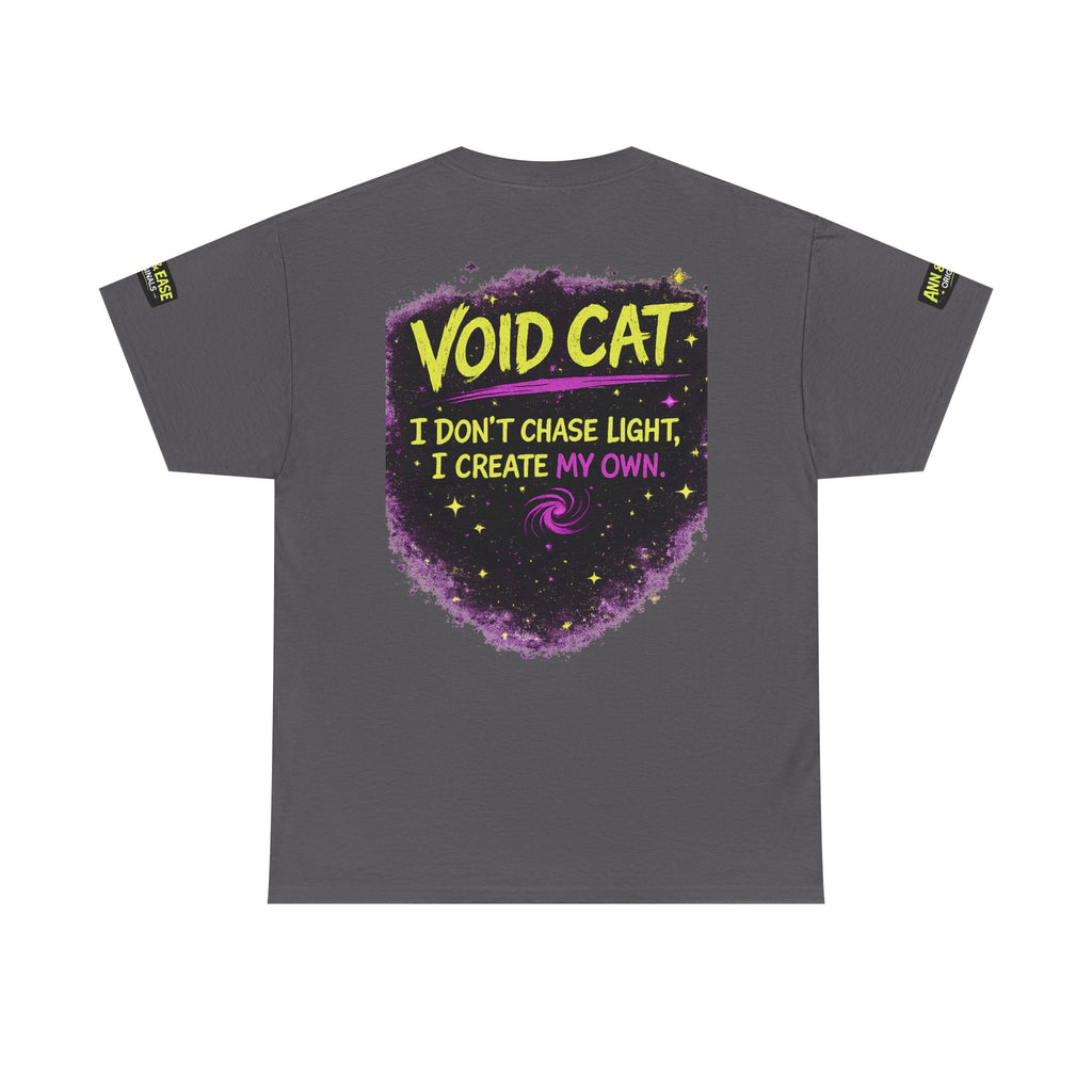 Camiseta Gato del Vacío — Camiseta estampada "Gato del Vacío: No persigo la luz, creo la mía propia"