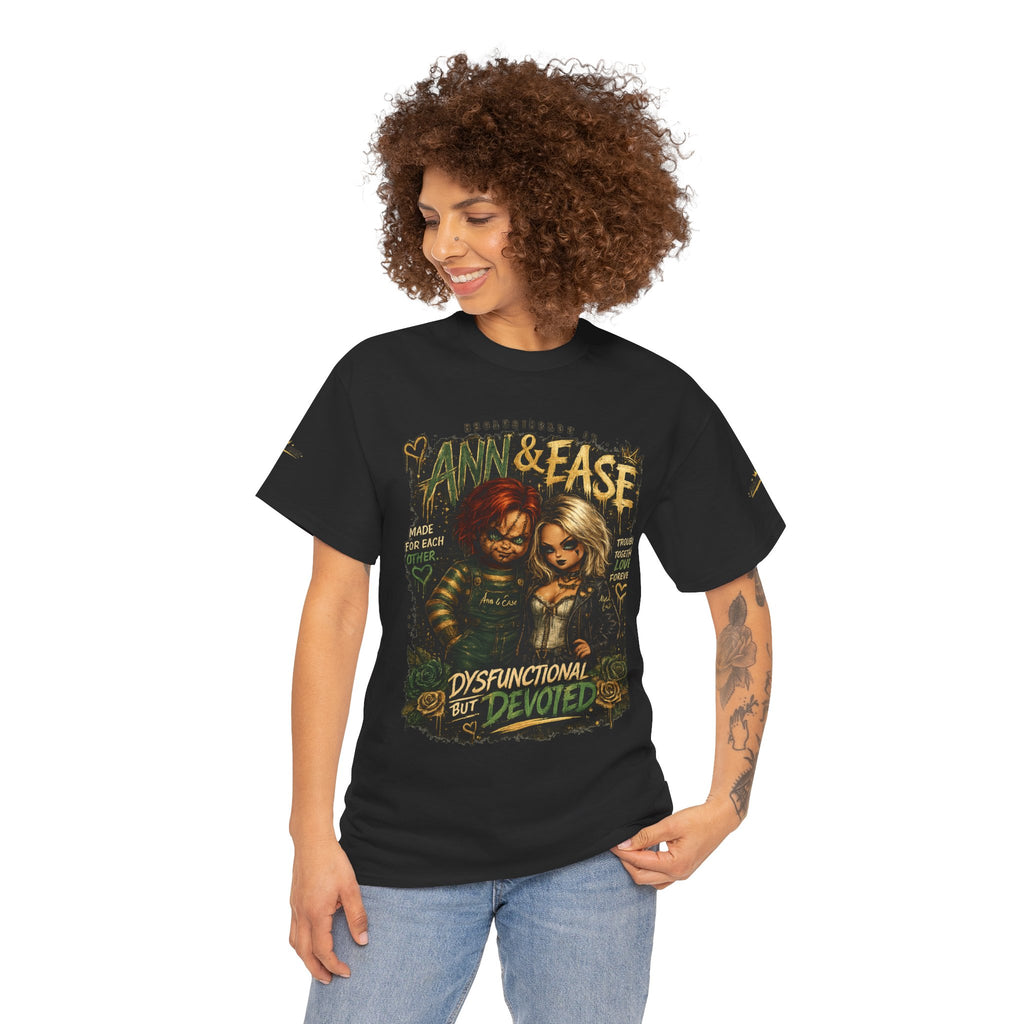 Camiseta gráfica "Disfuncional pero devota" de Ann & Ease