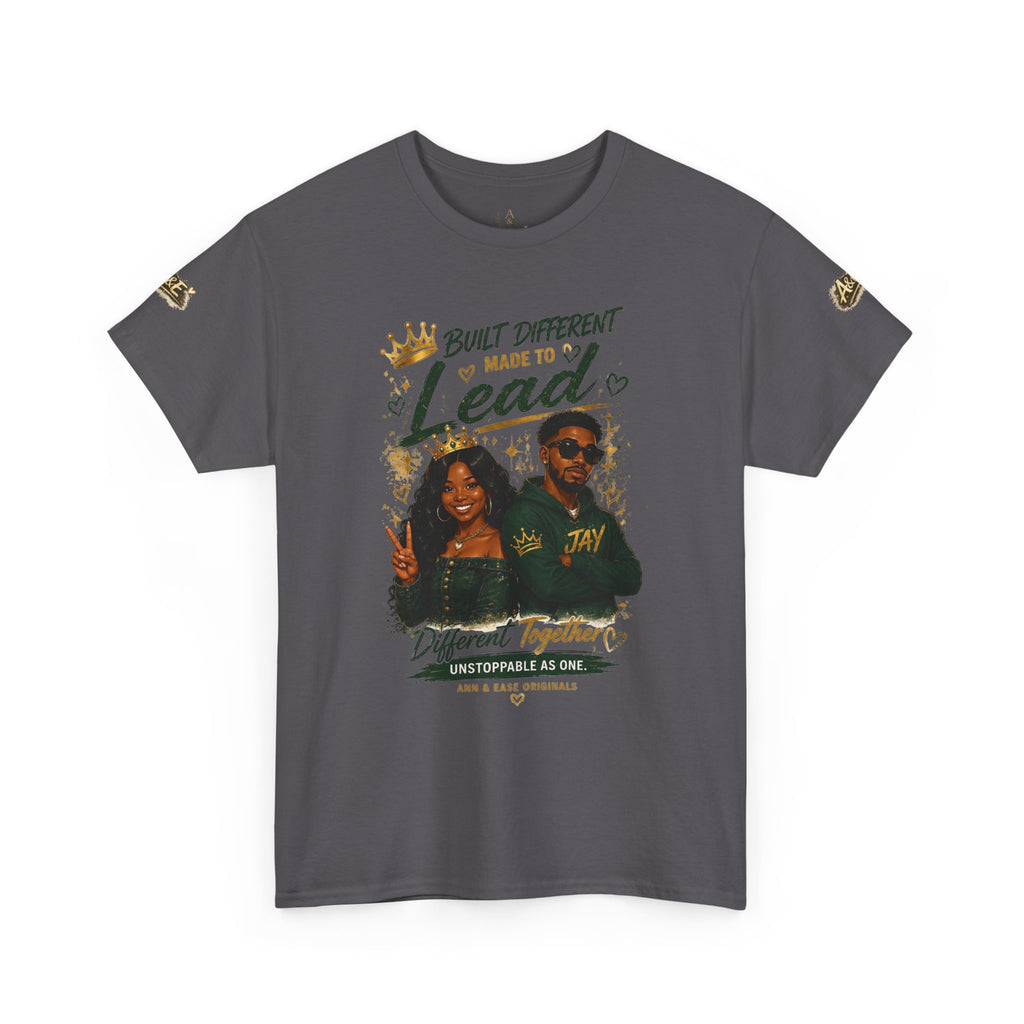 Camiseta gráfica para parejas Lead Together — Camiseta inspiradora para parejas "Built Different"
