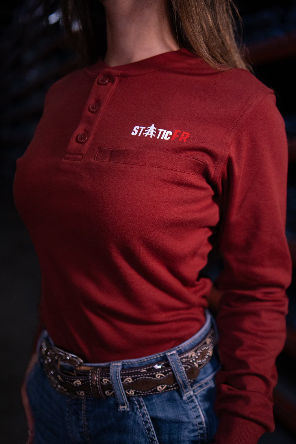 Henley FR de 3 botones para mujer - Rojo vino