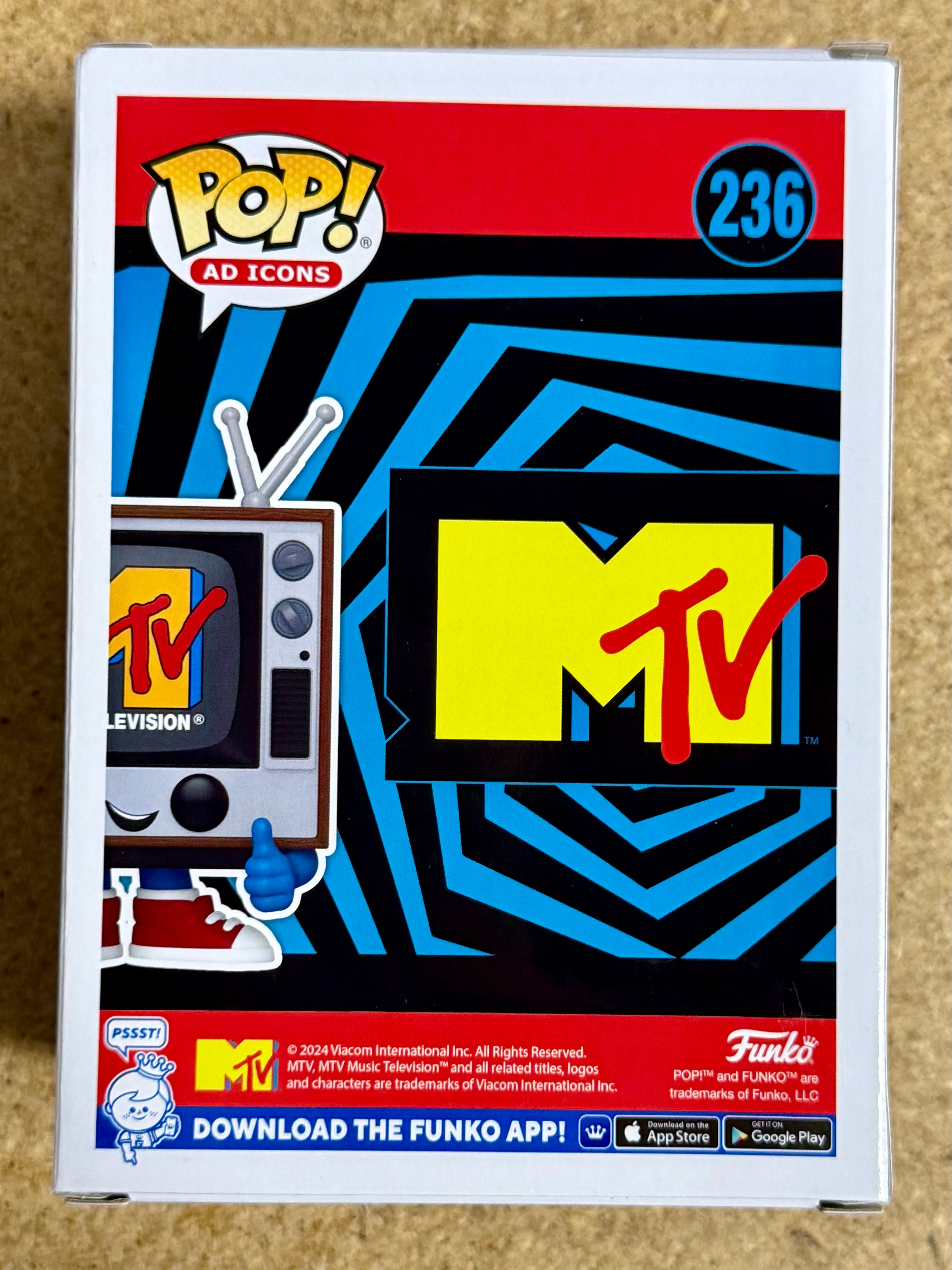 El músico Scooter Ward de Cold (banda) firmó el Funko Pop #236 de MTV de 2024 con JSA COA
