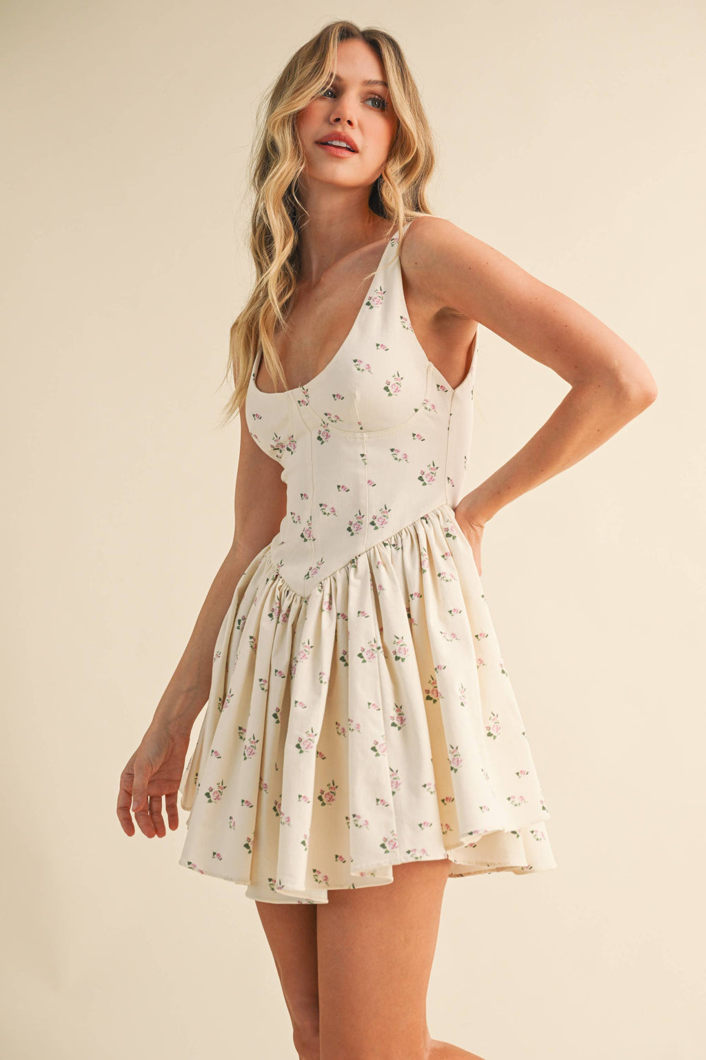 Vestido de bustier y estilo babydoll Bloomfield