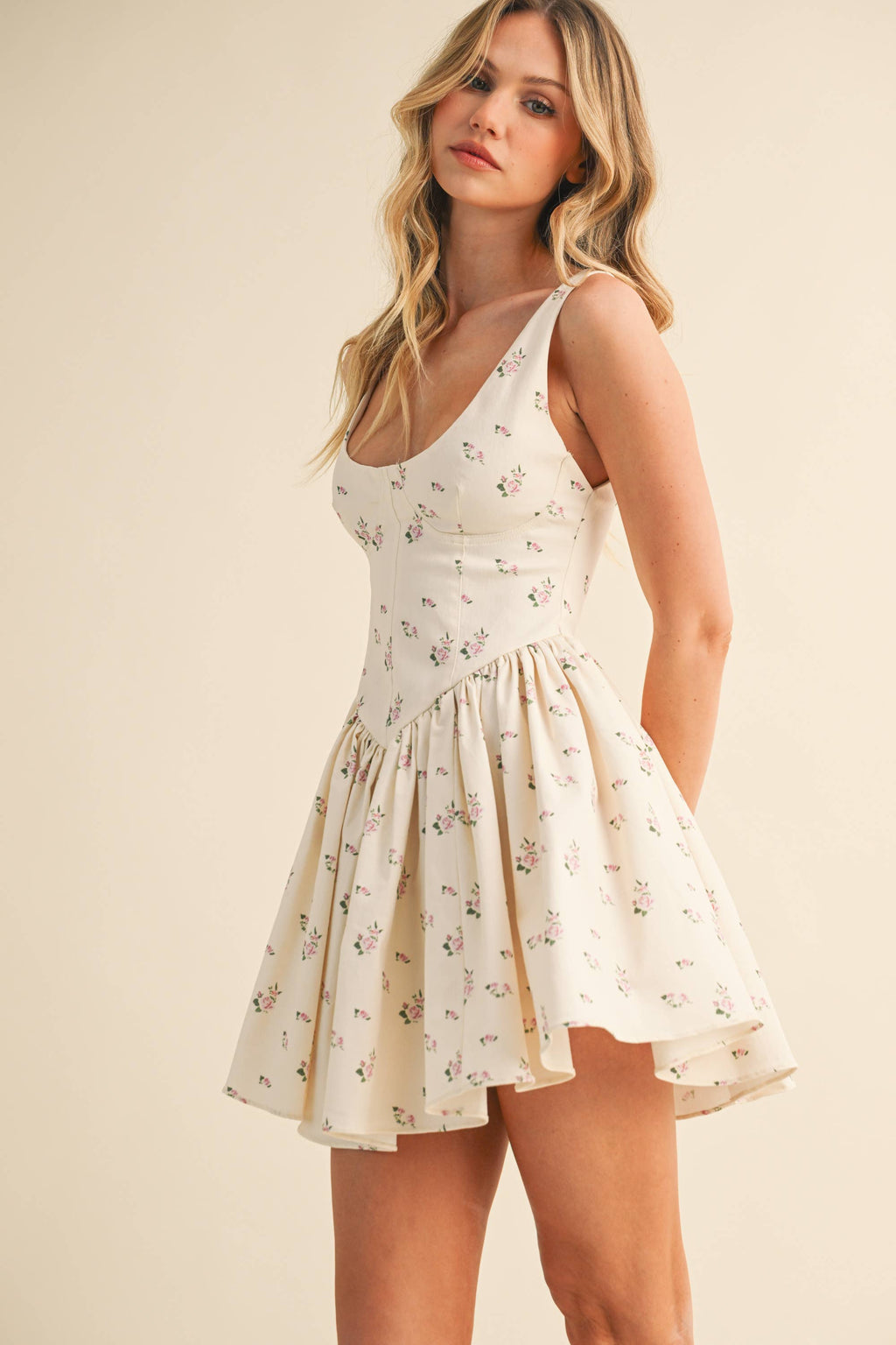 Vestido de bustier y estilo babydoll Bloomfield