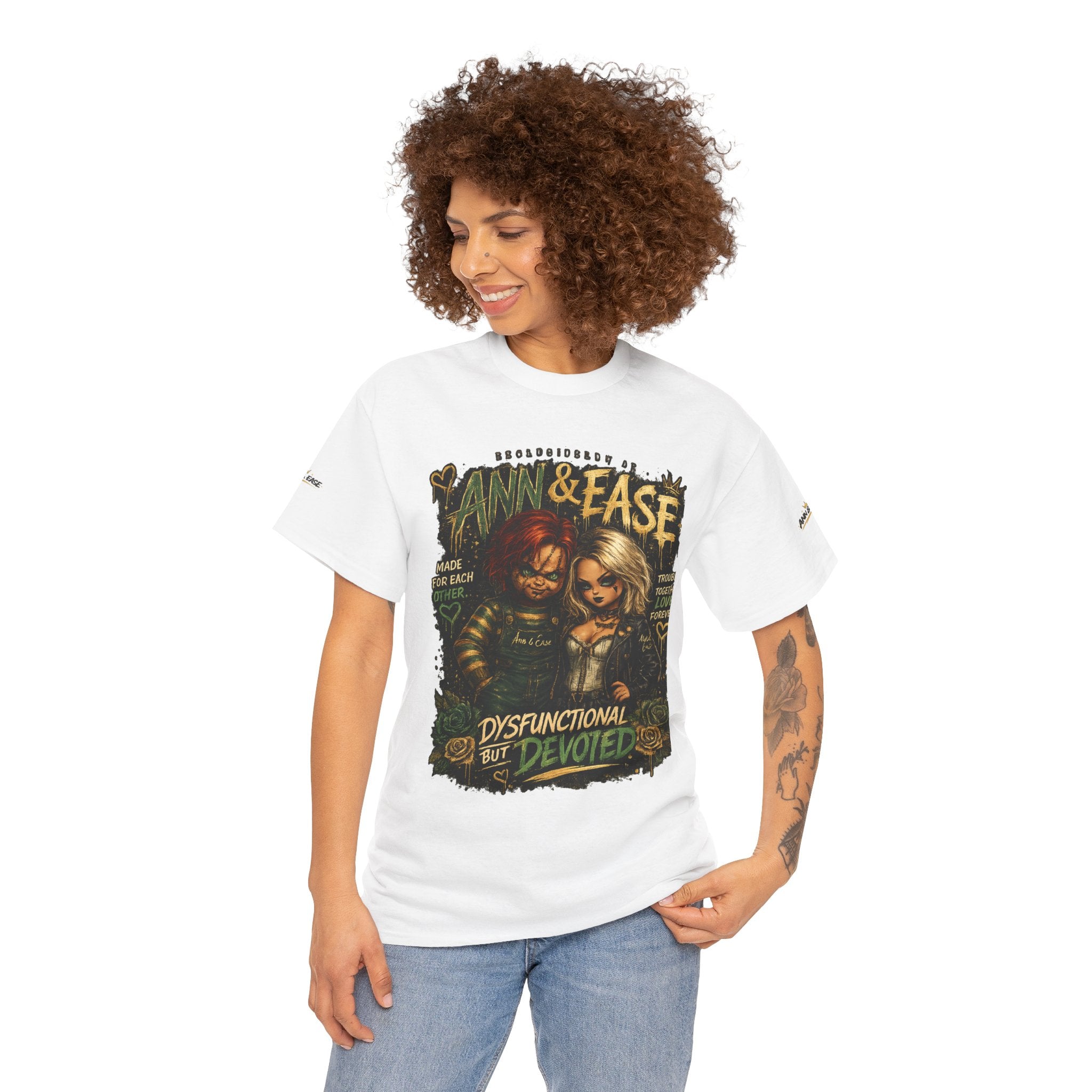 Camiseta gráfica "Disfuncional pero devota" de Ann & Ease