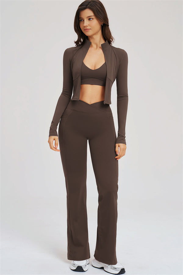 El conjunto de 3 piezas Sizzle Zip Jacket Sports Bra Flared Leggings