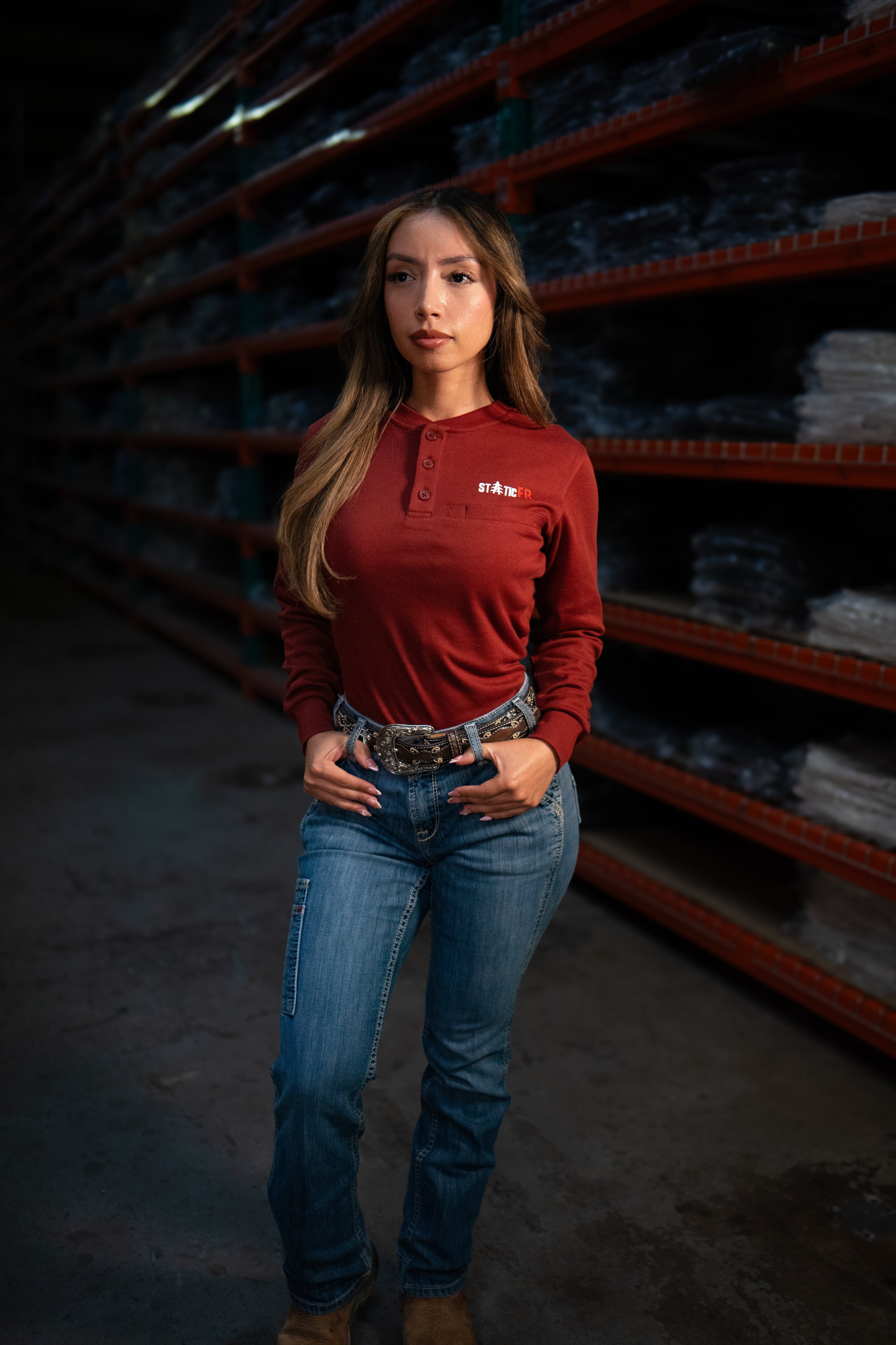 Henley FR de 3 botones para mujer - Rojo vino