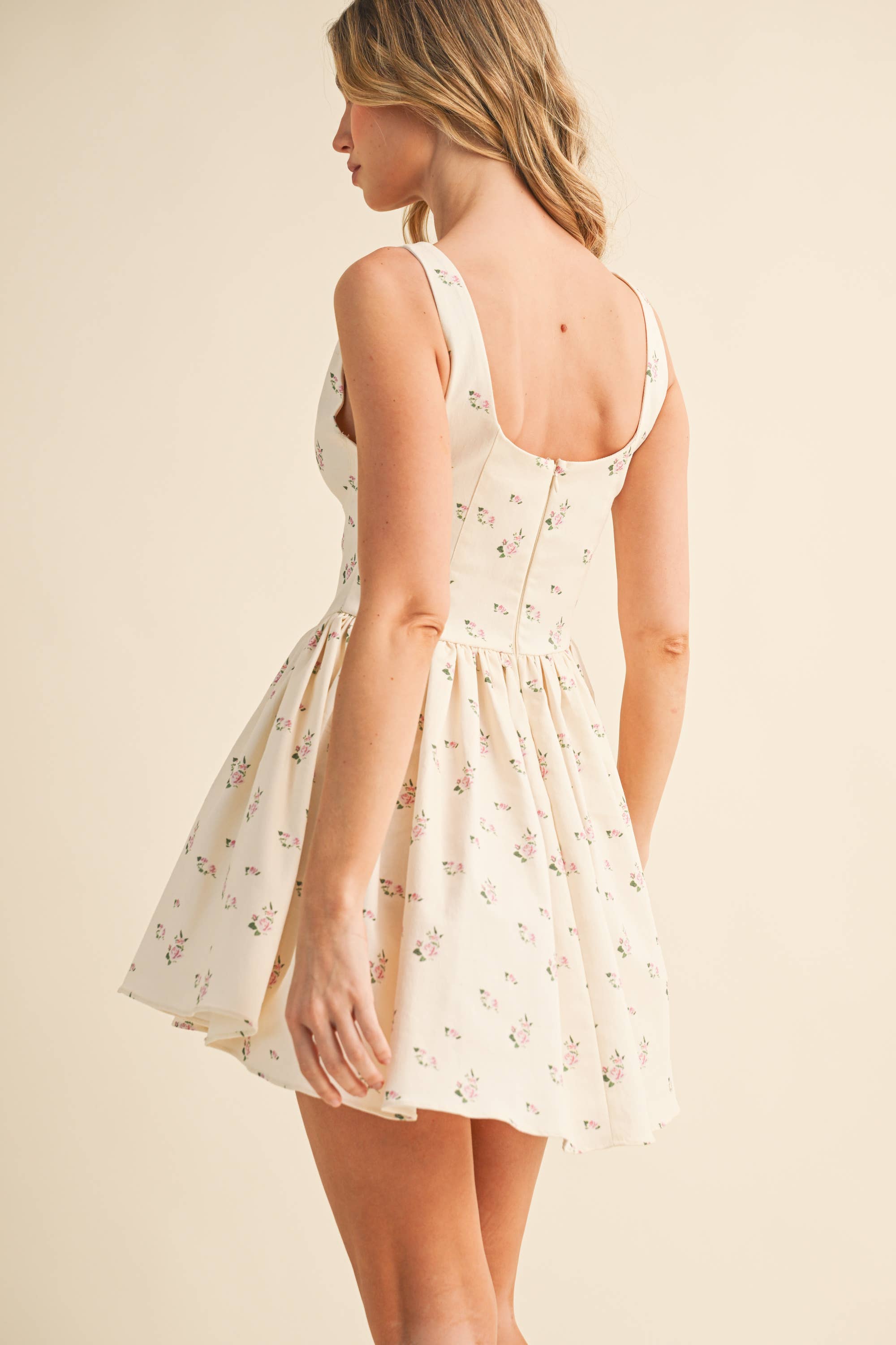Vestido de bustier y estilo babydoll Bloomfield