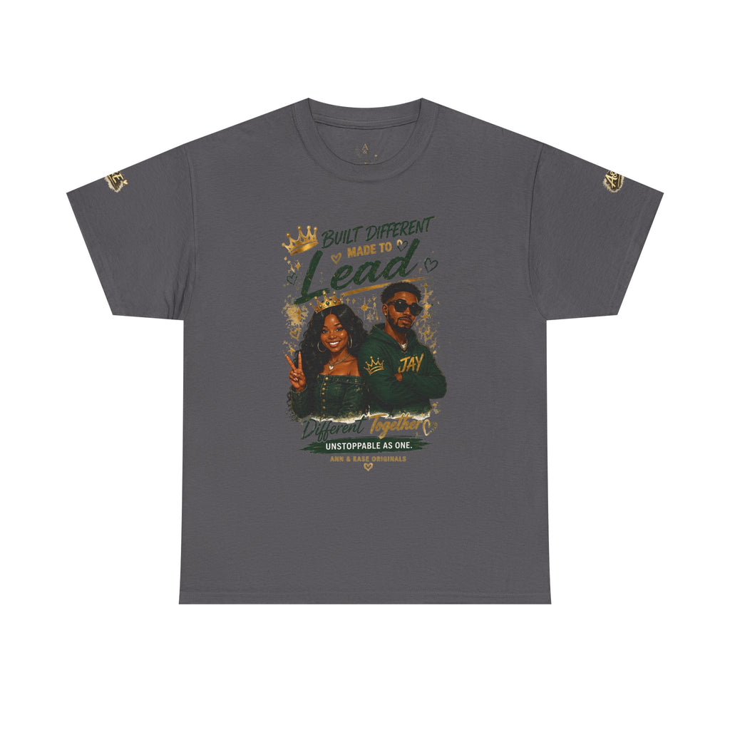 Camiseta gráfica para parejas Lead Together — Camiseta inspiradora para parejas "Built Different"