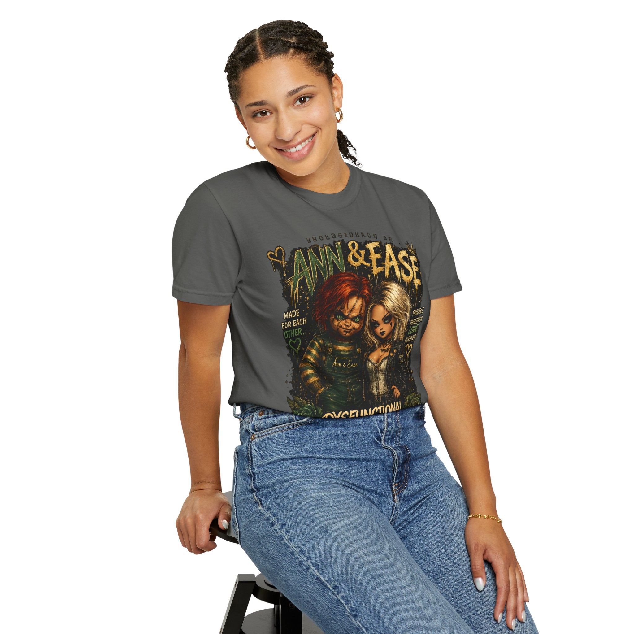 Ann & Ease Camiseta Gráfica "Disfuncional Pero Devota"