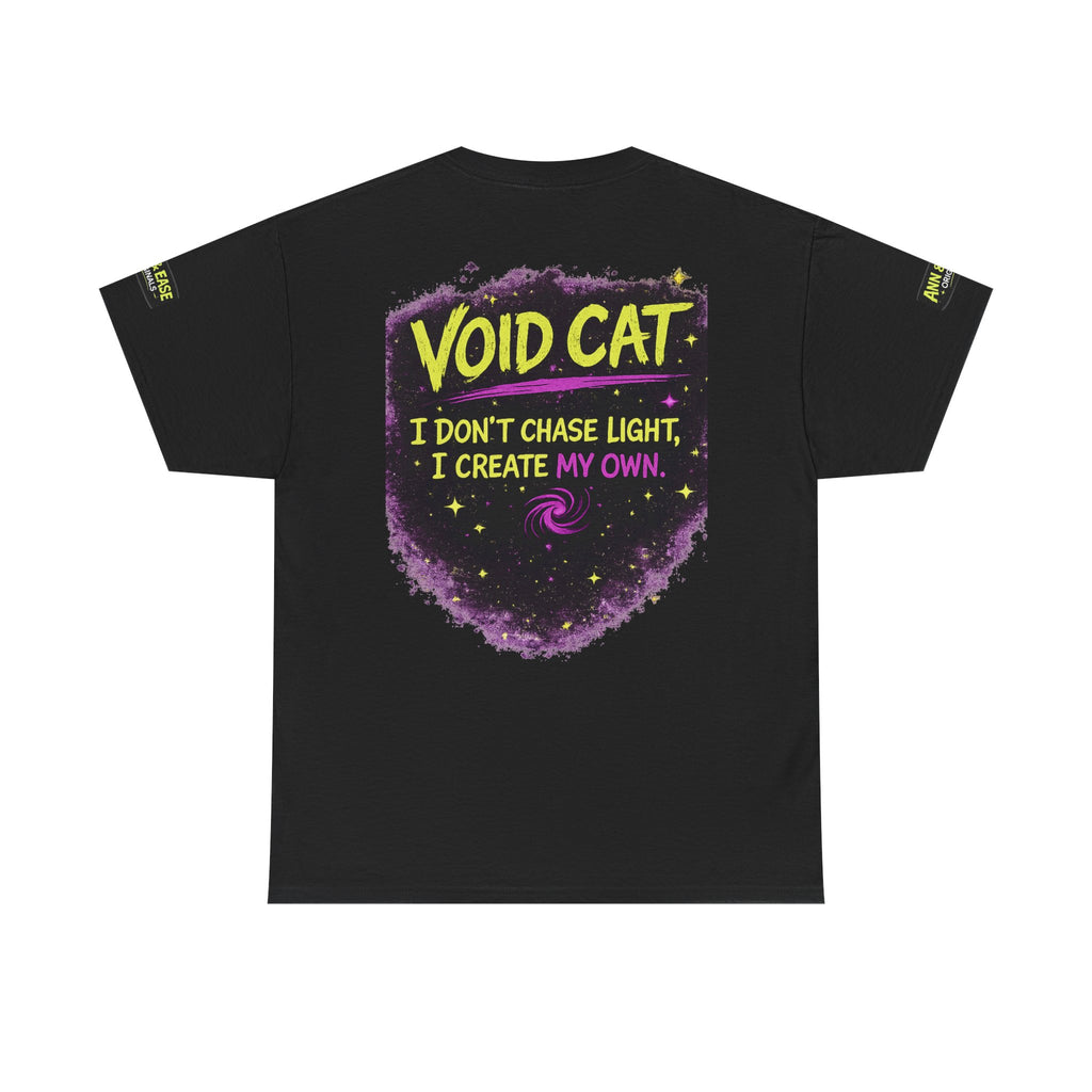 Camiseta Gato del Vacío — Camiseta estampada "Gato del Vacío: No persigo la luz, creo la mía propia"