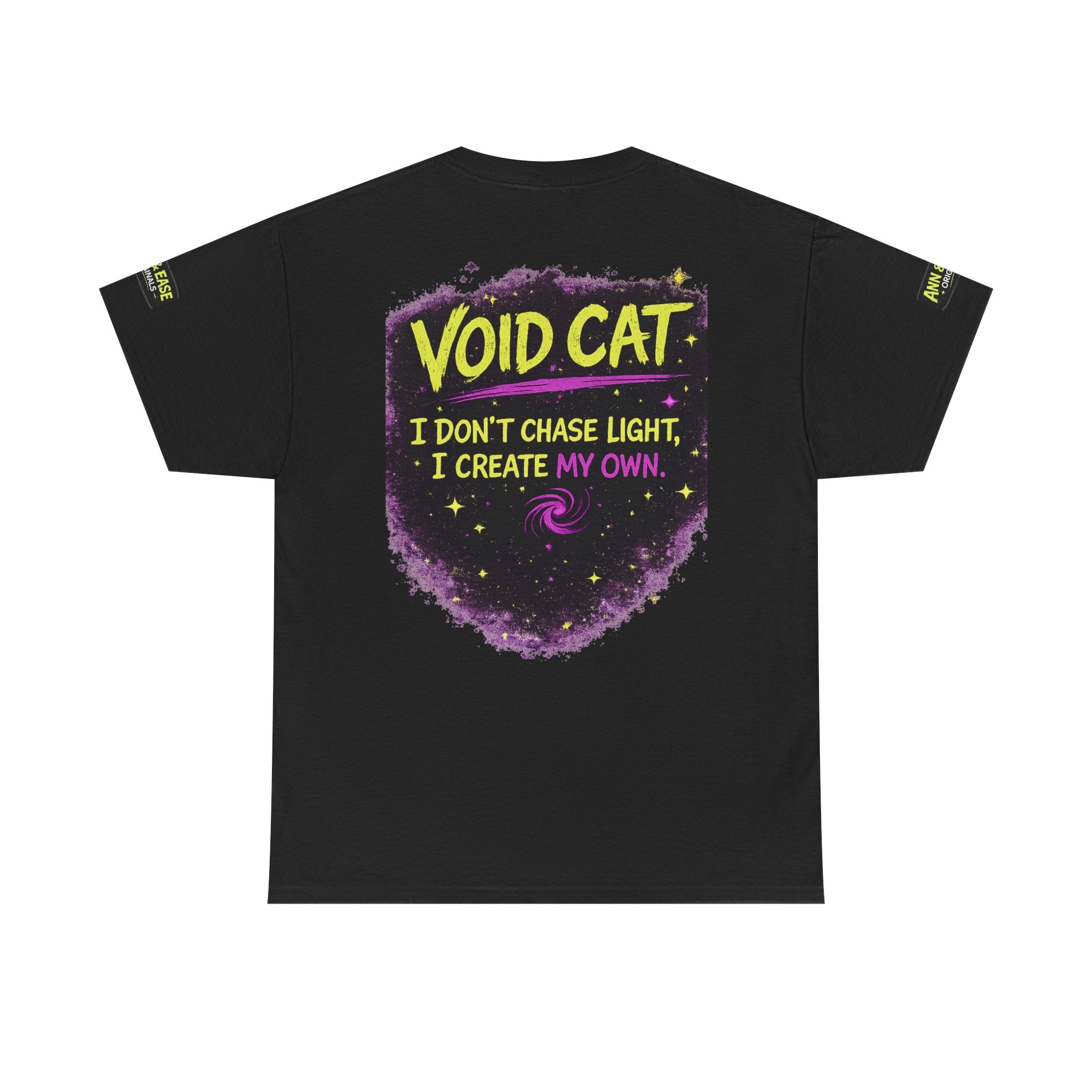 Camiseta Gato del Vacío — Camiseta estampada "Gato del Vacío: No persigo la luz, creo la mía propia"