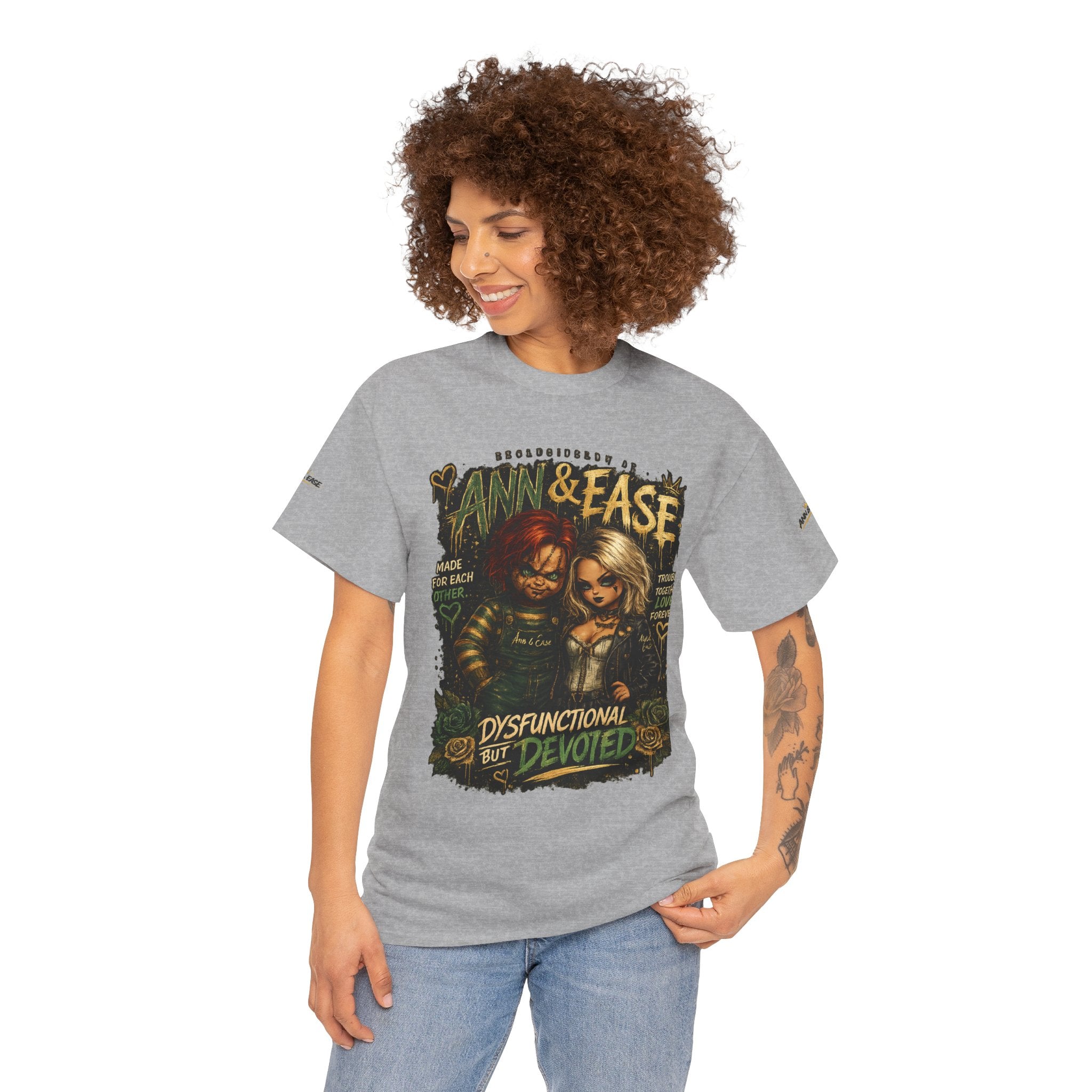 Camiseta gráfica "Disfuncional pero devota" de Ann & Ease