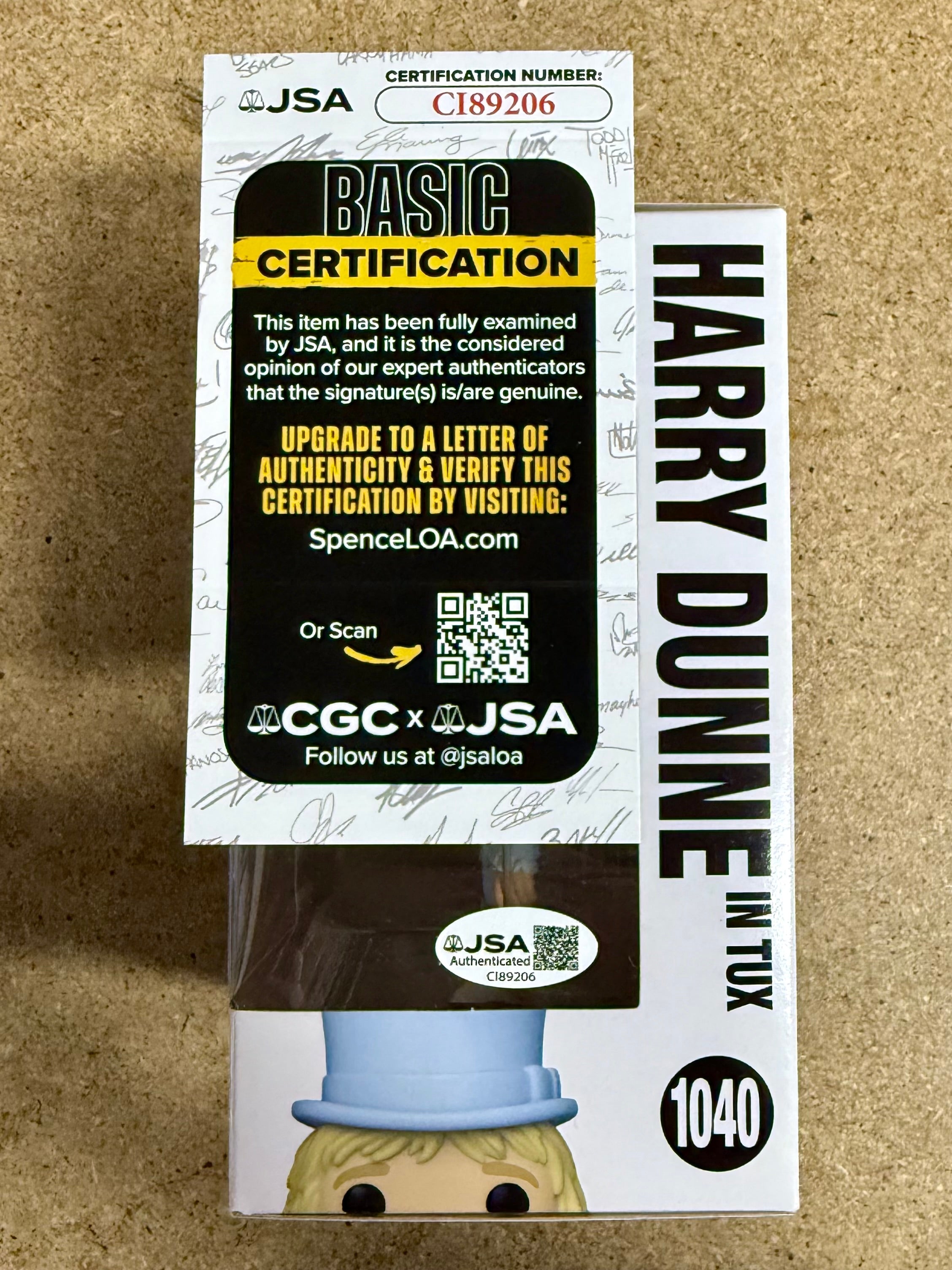 Jeff Daniels firmó la figura Funko Pop! de Harry Dunne de Dumb & Dumber #1040 con certificado de autenticidad de JSA