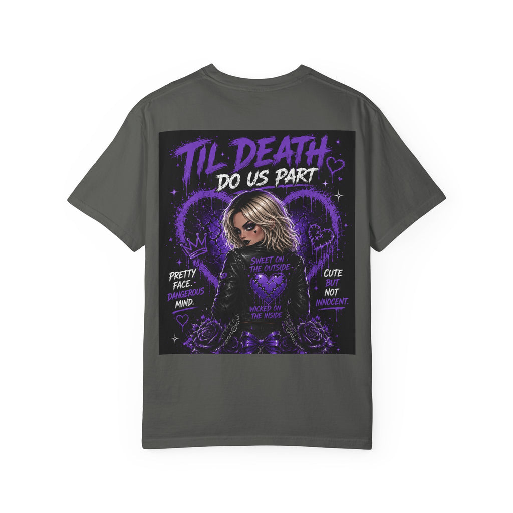 Camiseta "Cute But Cursed" de Pretty Dangerous — Camiseta gráfica gótica morada