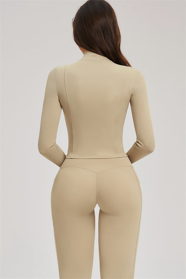 El conjunto de 3 piezas Sizzle Zip Jacket Sports Bra Flared Leggings