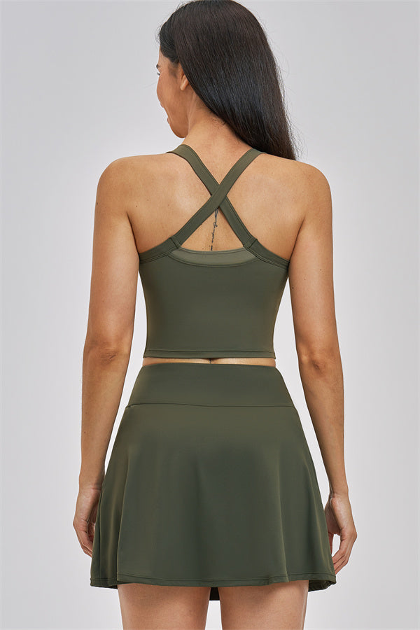 El conjunto de dos piezas de falda y top sin mangas Seraphine