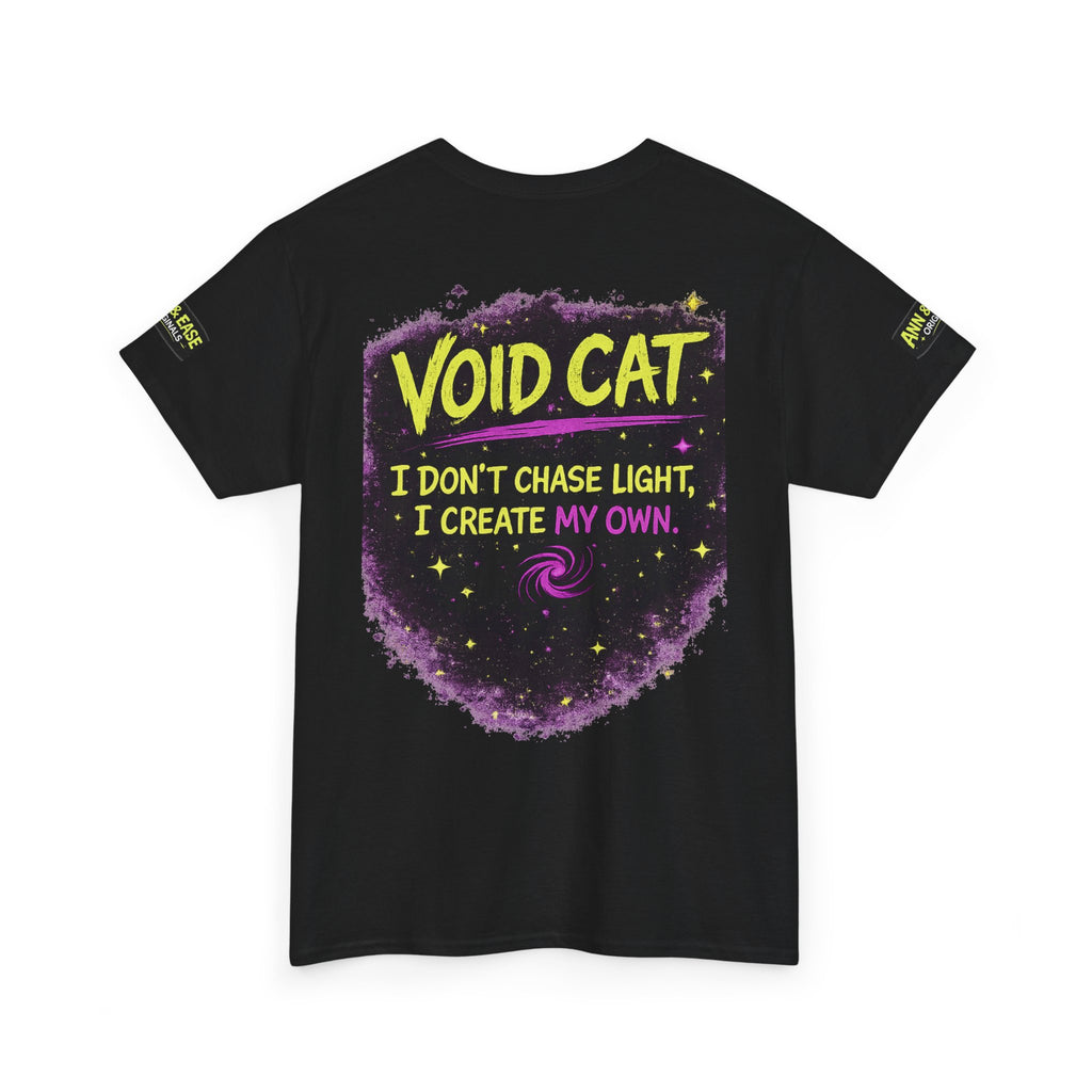 Camiseta Gato del Vacío — Camiseta estampada "Gato del Vacío: No persigo la luz, creo la mía propia"