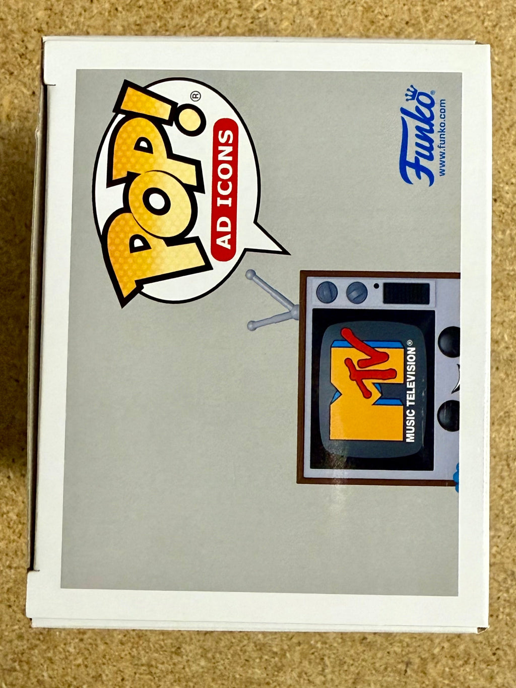 El músico Marc Roberge de O.A.R. firmó el Funko Pop #236 de MTV de 2024 con certificado JSA