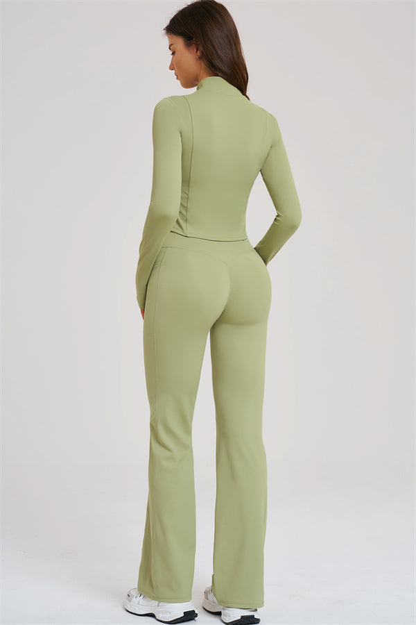 El conjunto de 3 piezas Sizzle Zip Jacket Sports Bra Flared Leggings