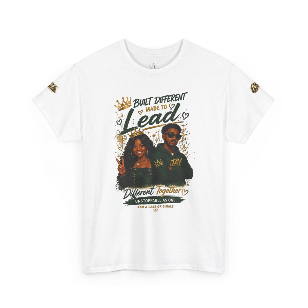 Camiseta gráfica para parejas Lead Together — Camiseta inspiradora para parejas "Built Different"