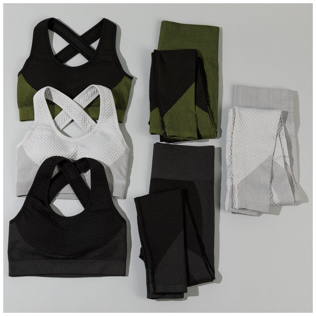Conjunto de leggings texturizados y sujetador deportivo