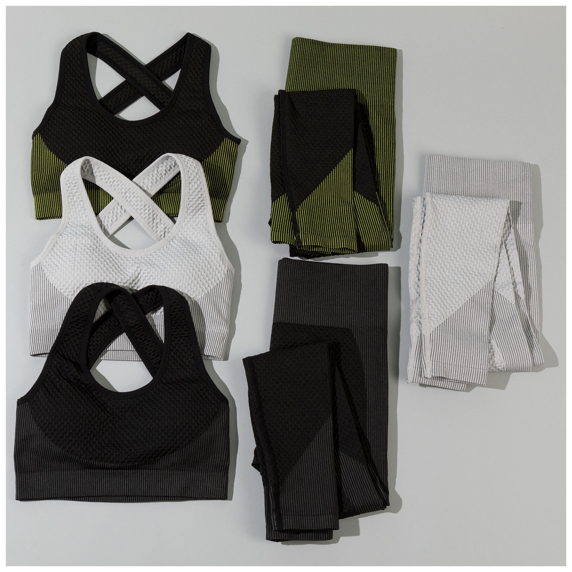 Conjunto de leggings texturizados y sujetador deportivo