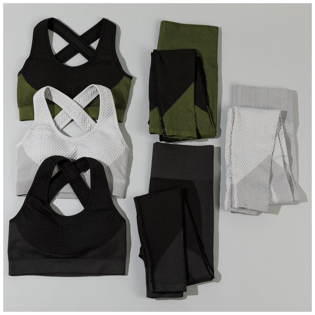 Conjunto de leggings texturizados y sujetador deportivo
