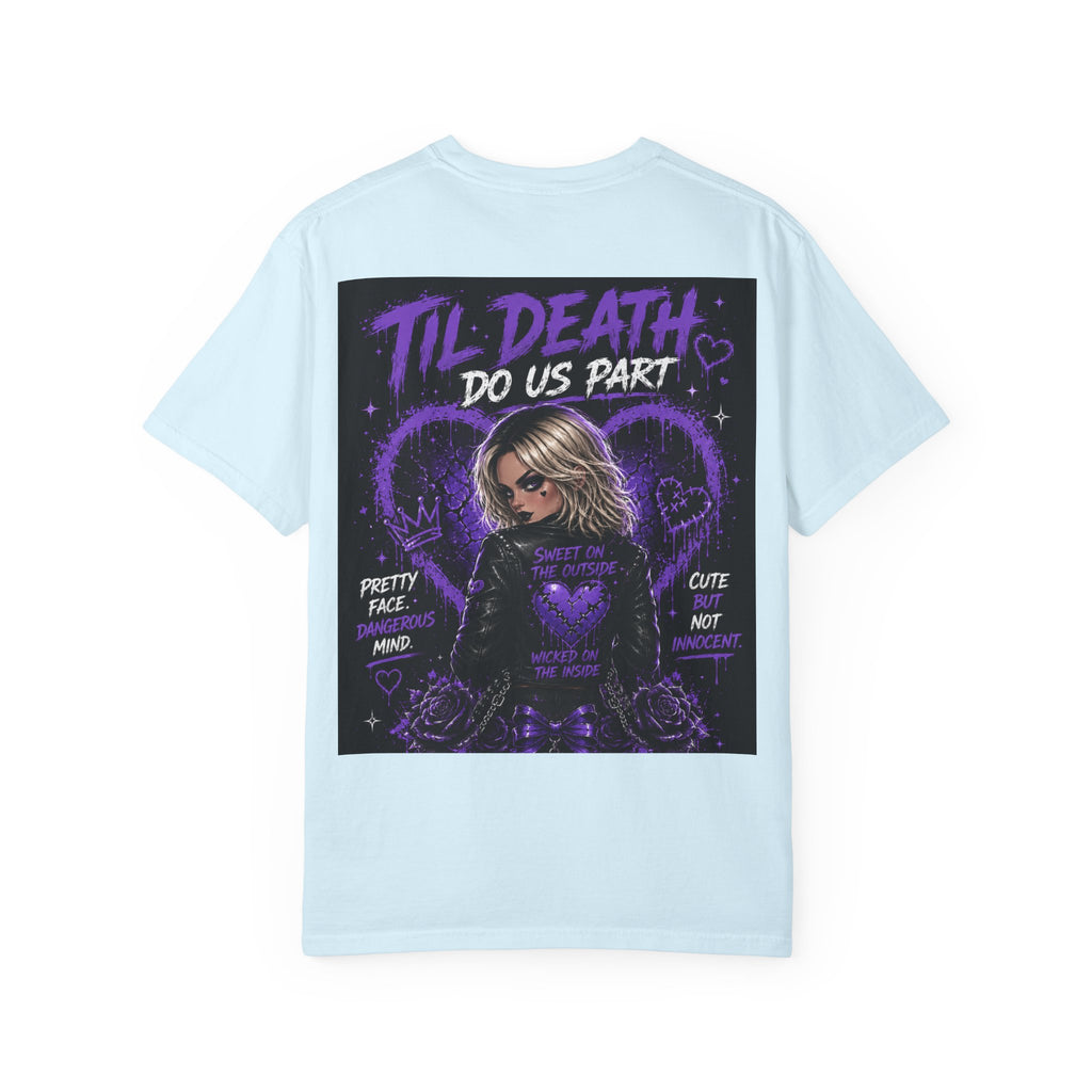 Camiseta "Cute But Cursed" de Pretty Dangerous — Camiseta gráfica gótica morada