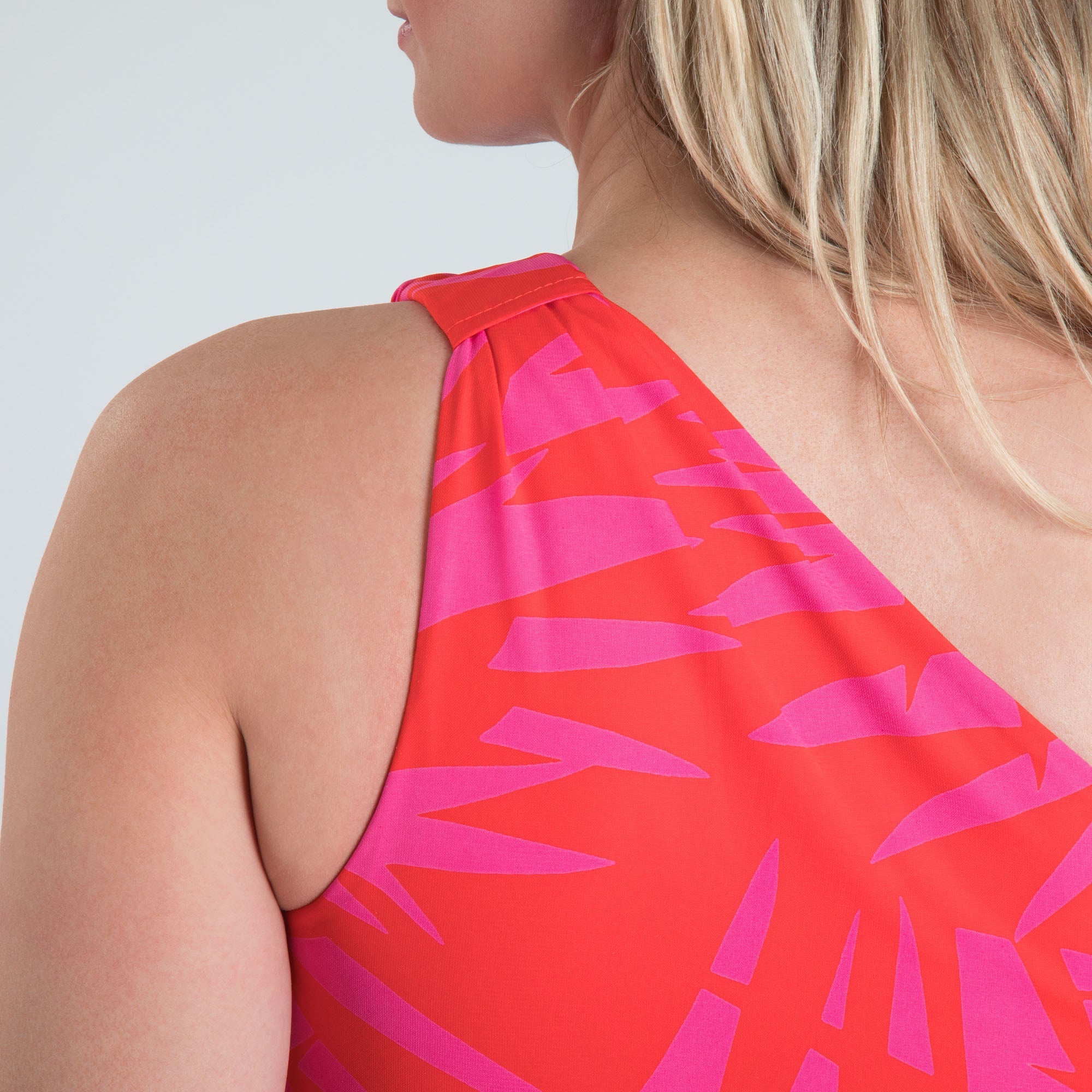 Vestido Midi Cut Out de Un Hombro