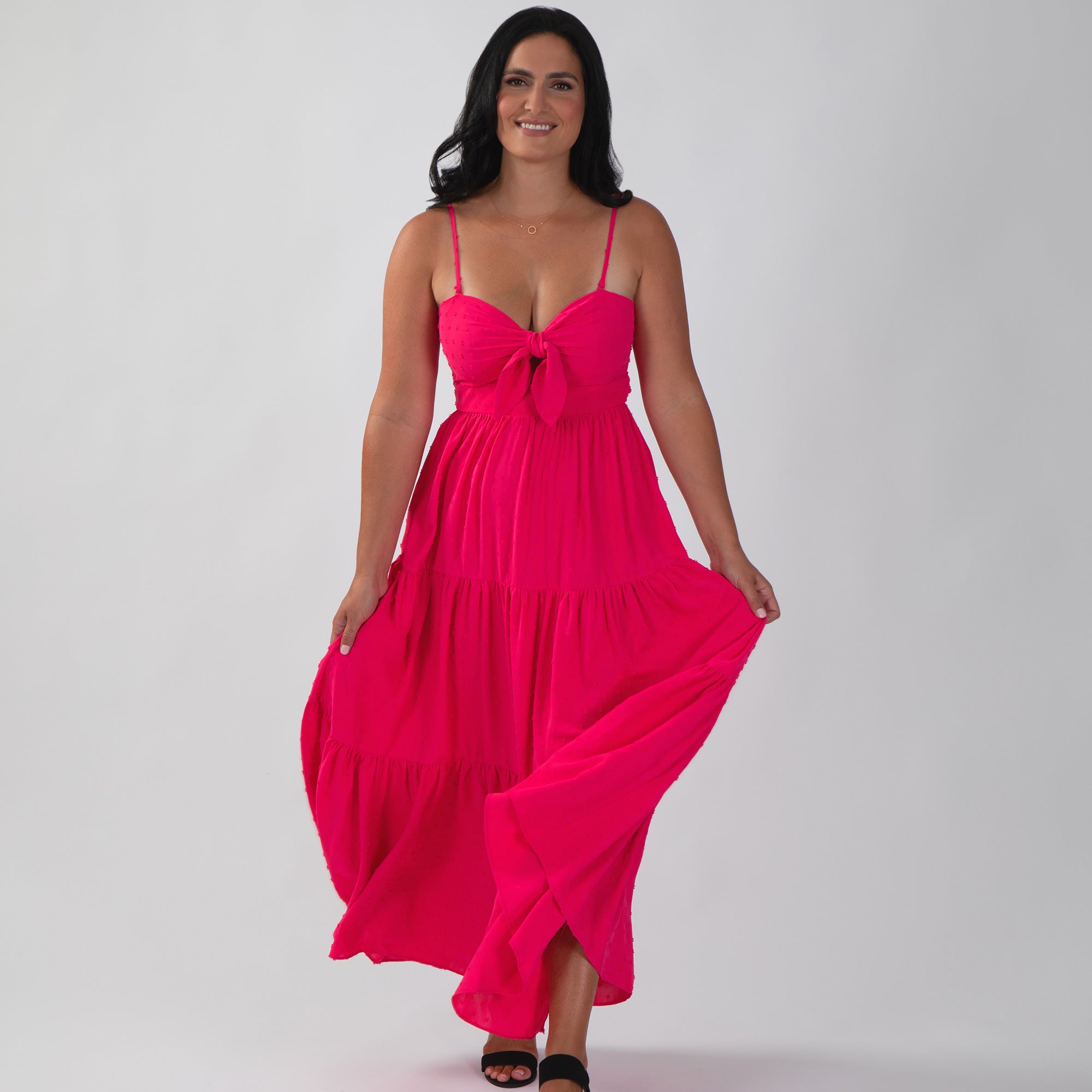 Vestido largo con lazo y abertura en el escote