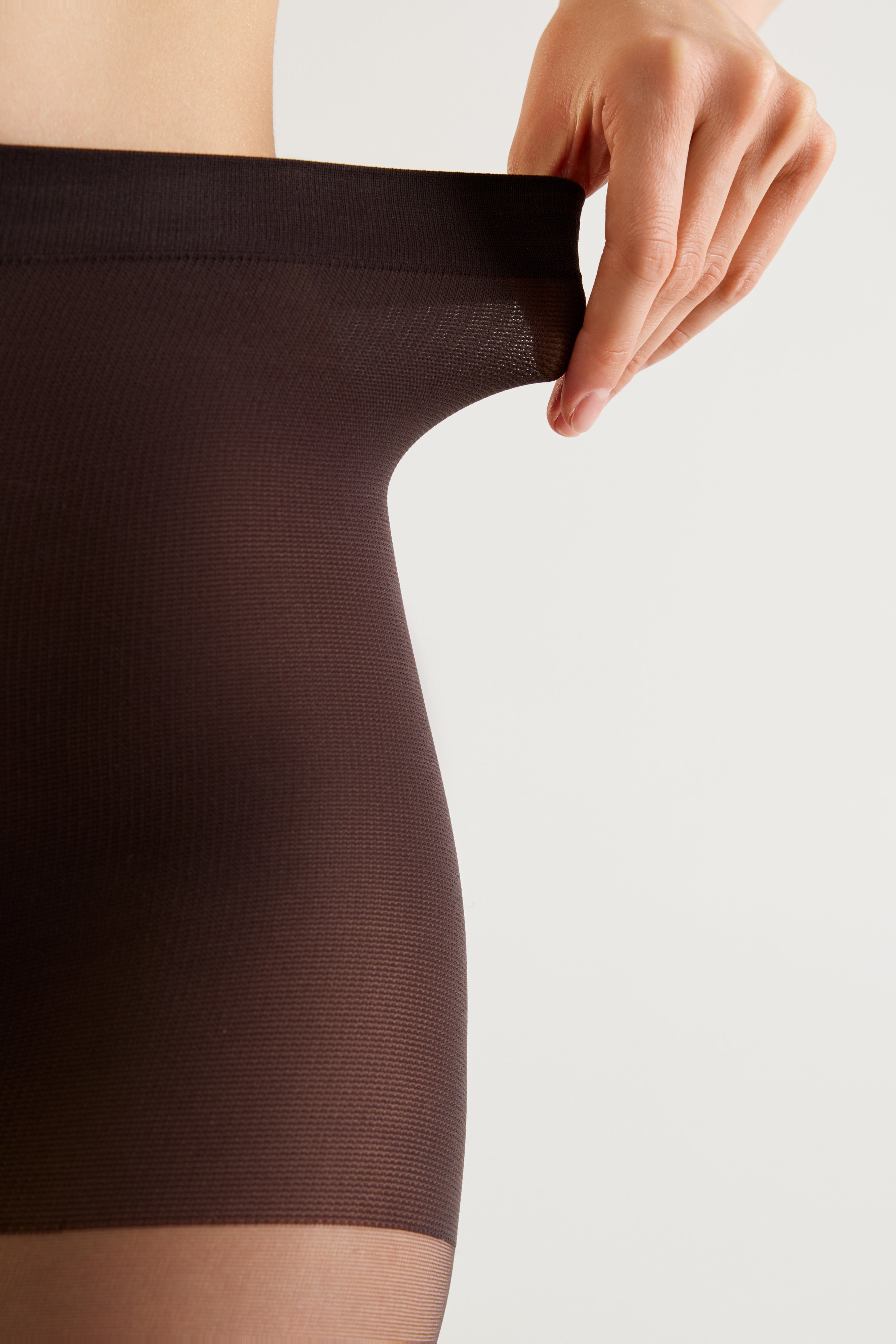 Medias Conte Active Soft 40 Denier - Soporte con efecto moldeador y Vitamina E