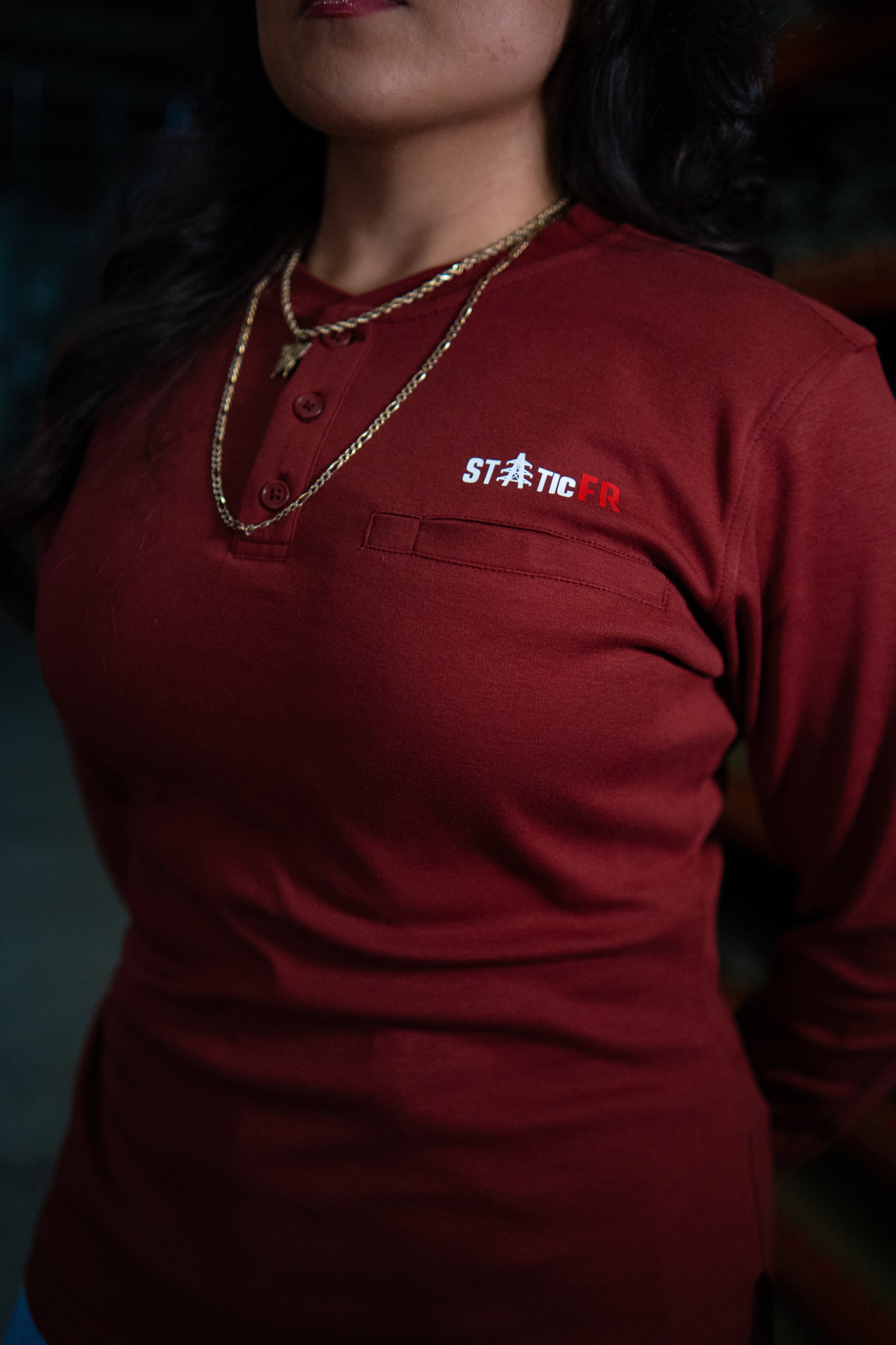 Henley FR de 3 botones para mujer - Rojo vino