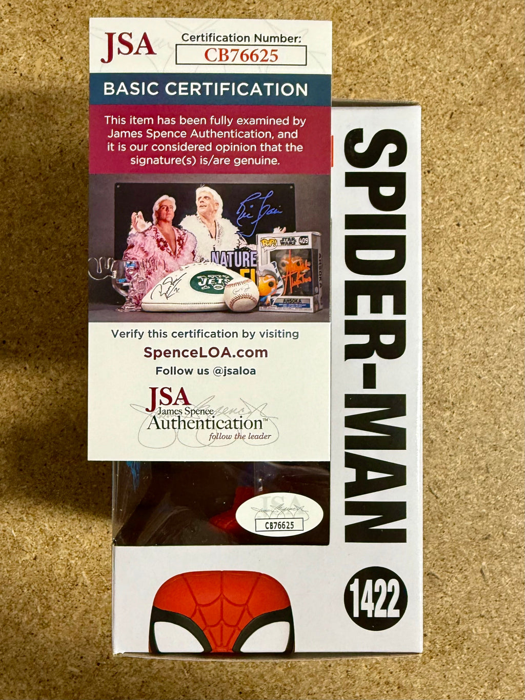Drake Bell firmó el Funko Pop! #1422 de Spider-Man de Marvel Comics con COA de JSA
