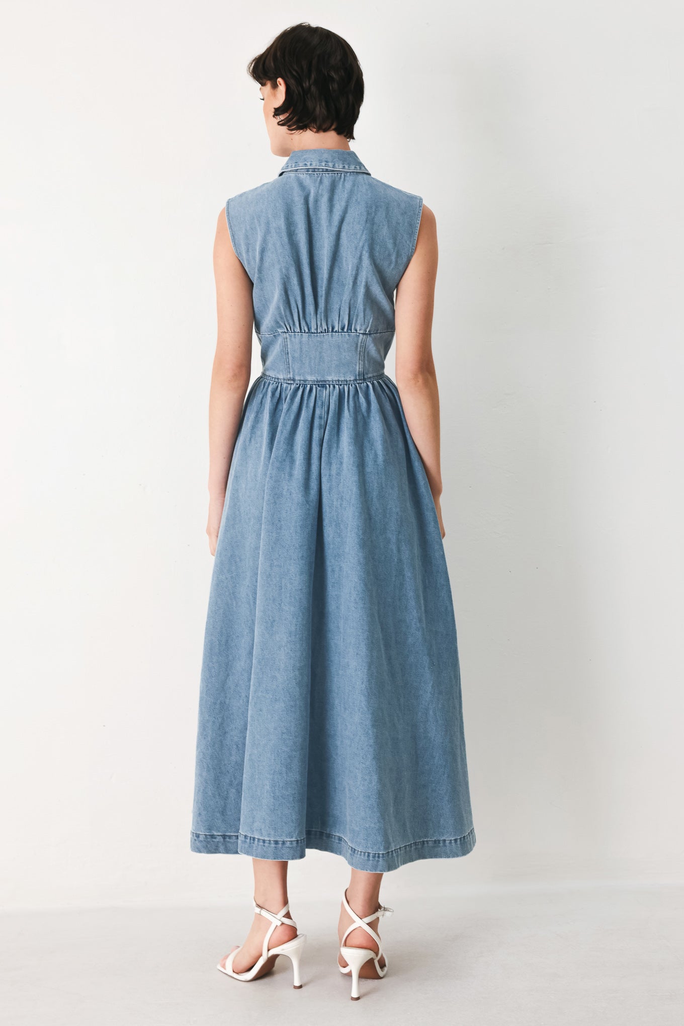 VESTIDO MIDI VAQUERO DE PASEO DOMINICAL