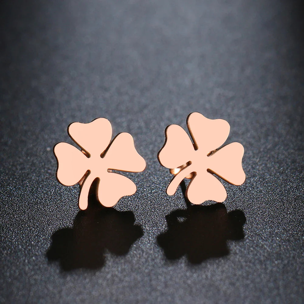 Pendientes de botón de acero inoxidable DOTIFI para mujer y hombre, trébol, color dorado, joyería de compromiso para amantes, envío directo