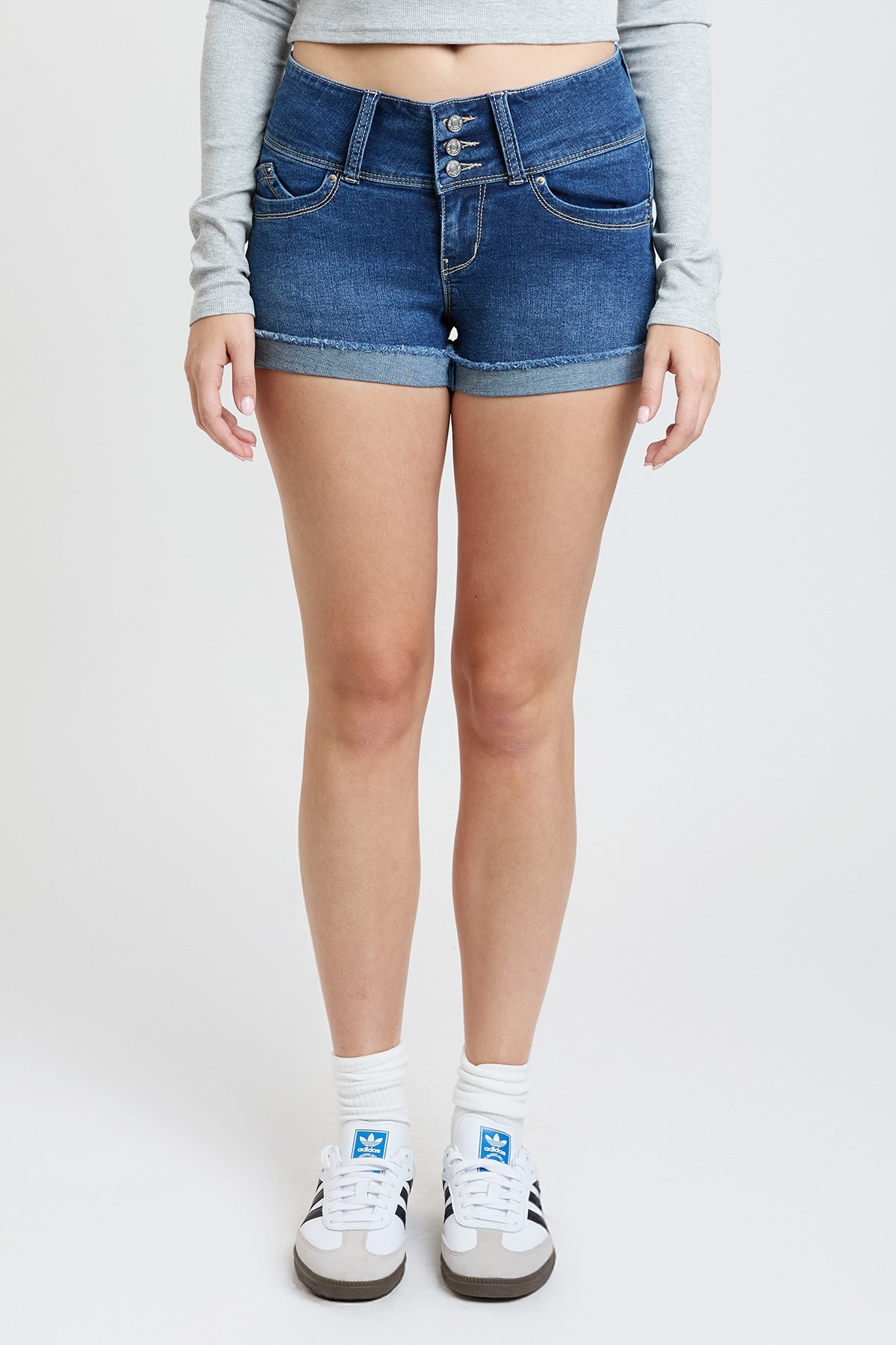 Pantalones cortos de mezclilla con puños de 3 botones WannaBettaButt para mujer