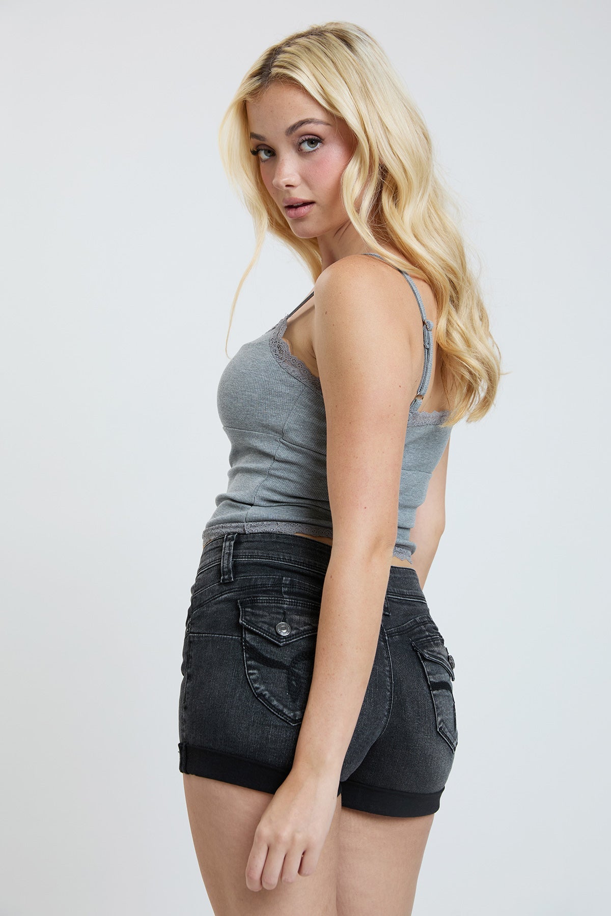 Pantalones Cortos Vaqueros con Dobladillo WannaBettaButt para Mujer