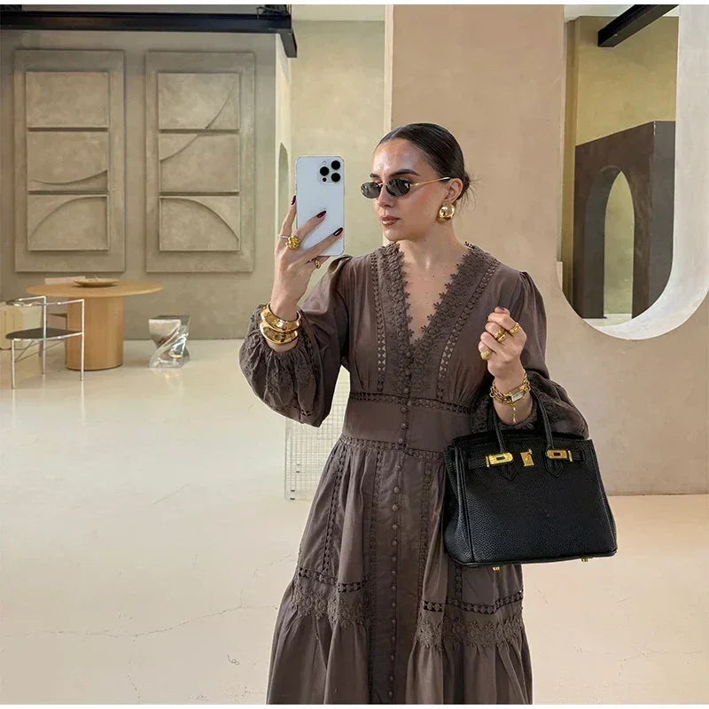 Elegante vestido de encaje calado, patchwork, para mujer, color sólido, cuello en V, manga larga farol, vestidos holgados, vacaciones de primavera 2025, túnicas para dama