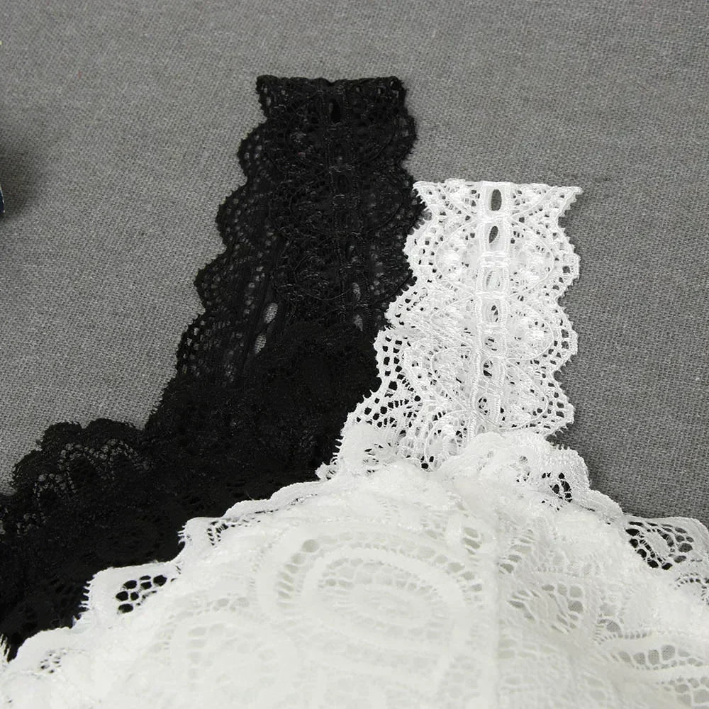 Nuevas camisetas sin mangas sexys de encaje floral en blanco y negro para mujer, con sujetador acolchado de ganchillo, camisetas de algodón con cuello en V, chaleco informal de encaje de ganchillo