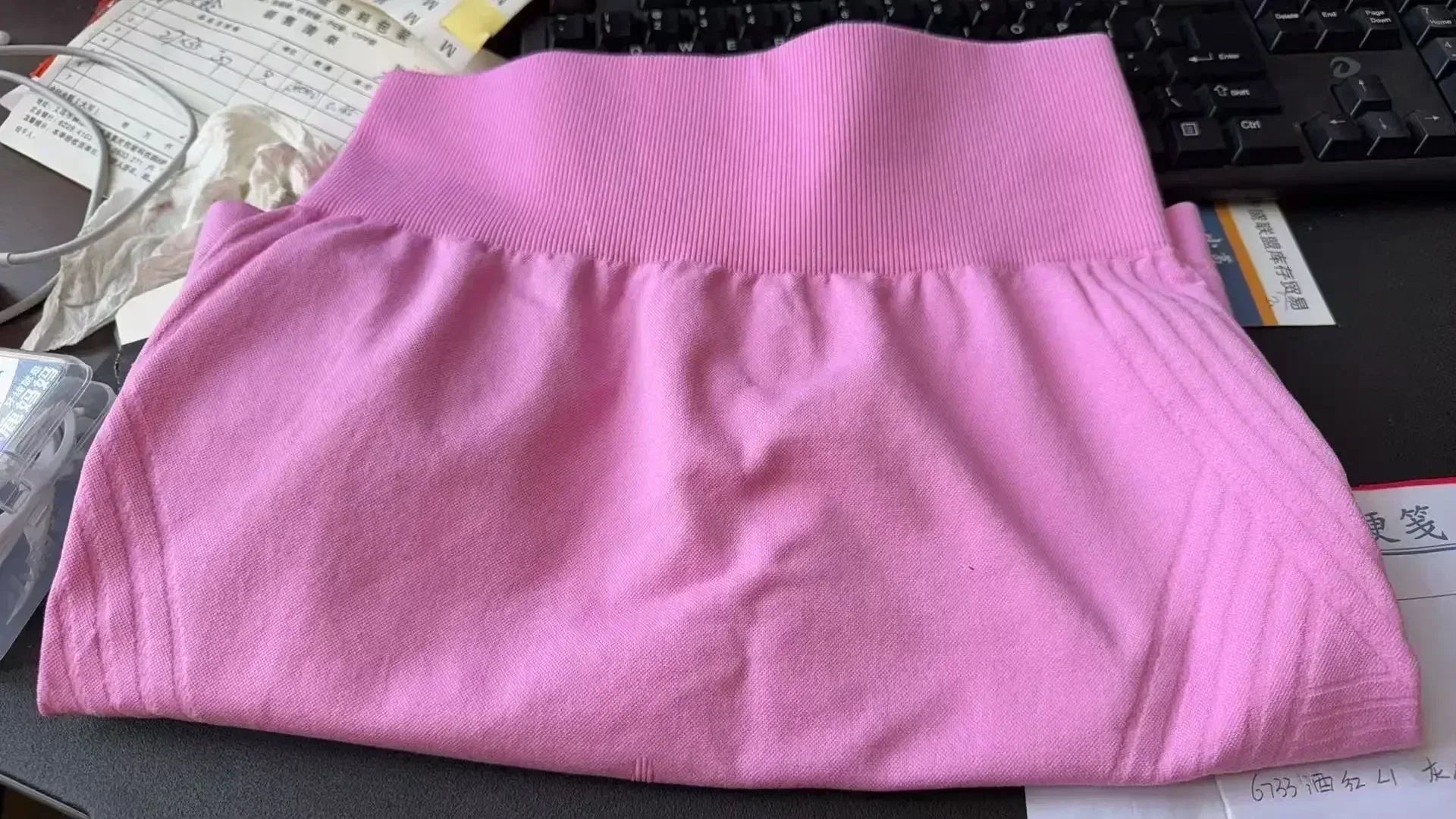 Pantalones cortos de yoga sin costuras para mujer, de cintura alta, a rayas, ajustados, pantalones cortos sexy para levantar glúteos, para gimnasio, de entrenamiento, de alta elasticidad, tipo capri