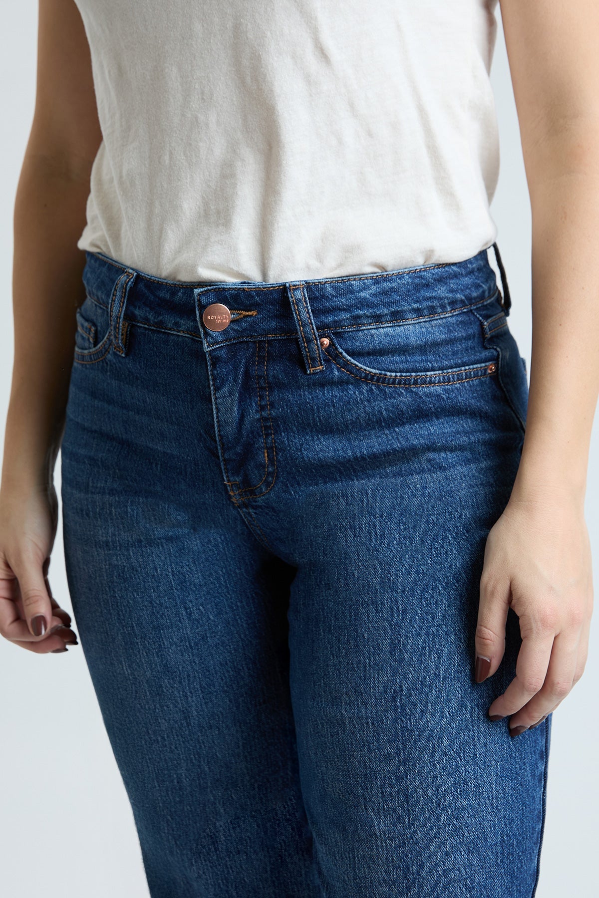 Vaqueros anchos de lujo para mujer con bajo deshilachado