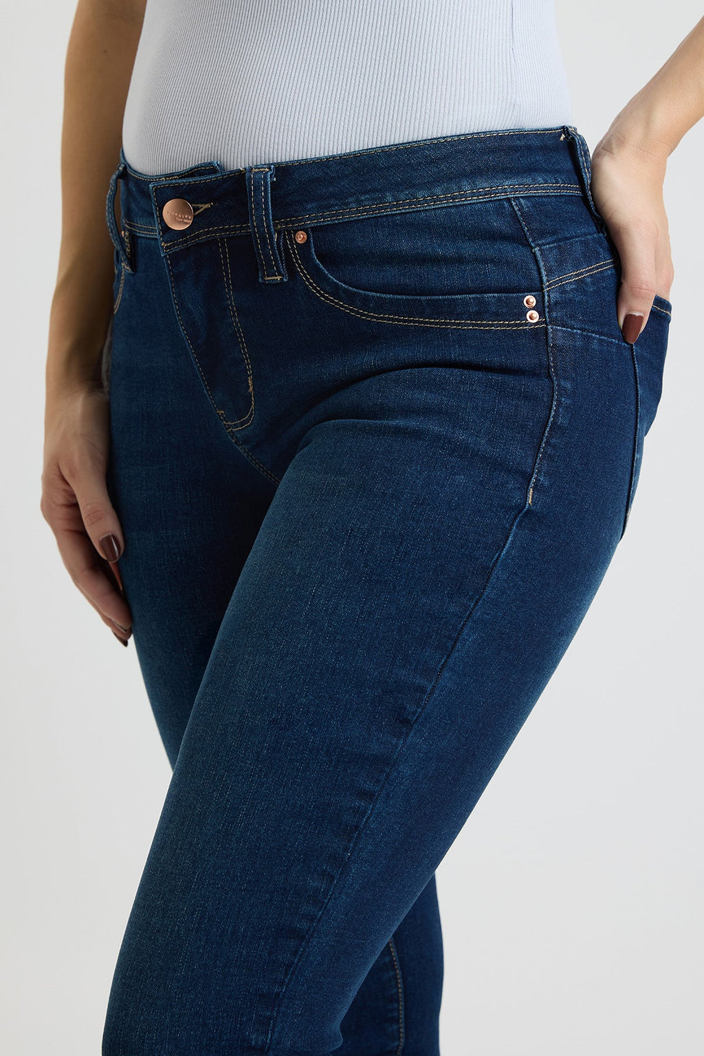 Vaqueros ajustados de tiro alto Curve Confidence para mujer