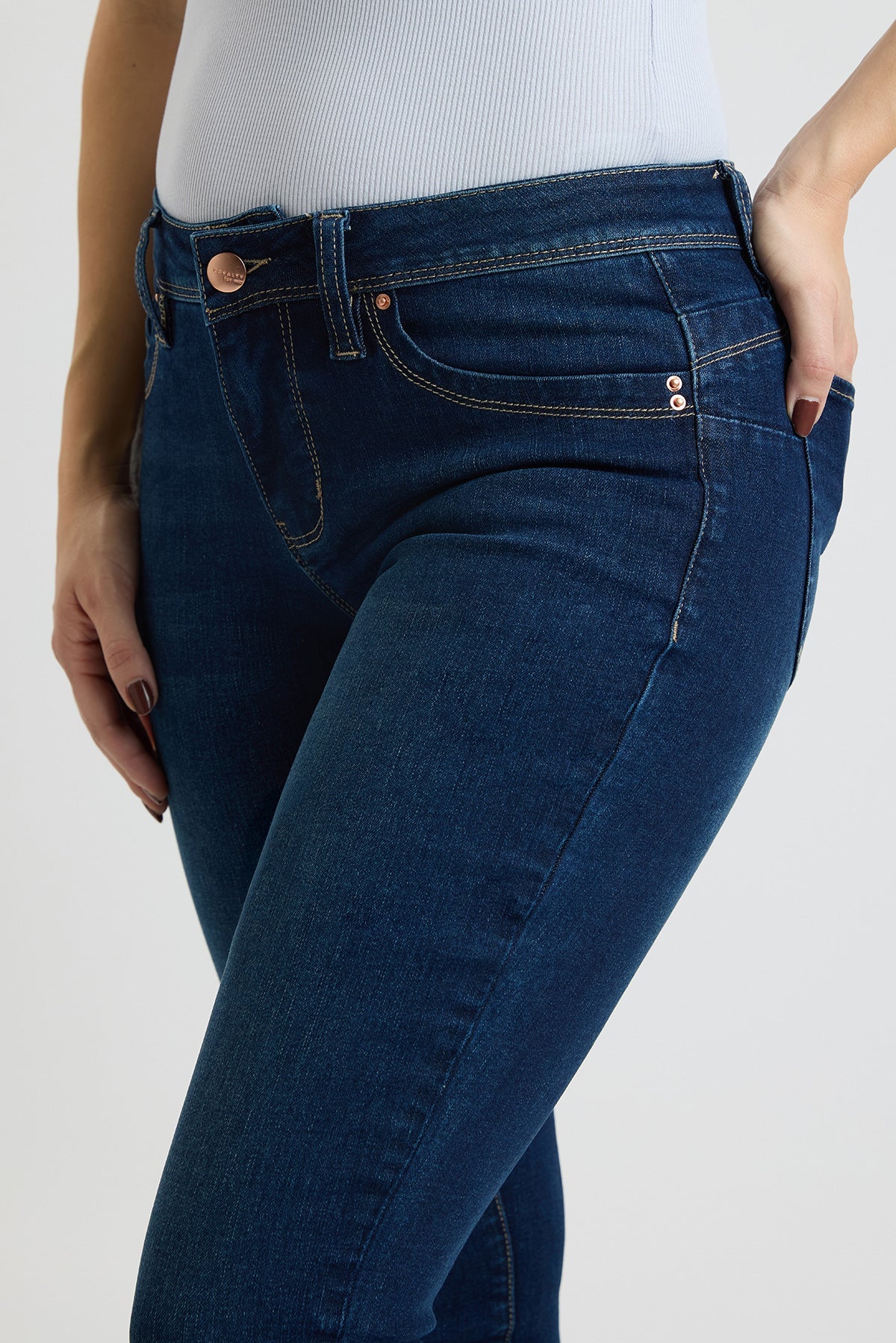 Vaqueros ajustados de tiro alto Curve Confidence para mujer