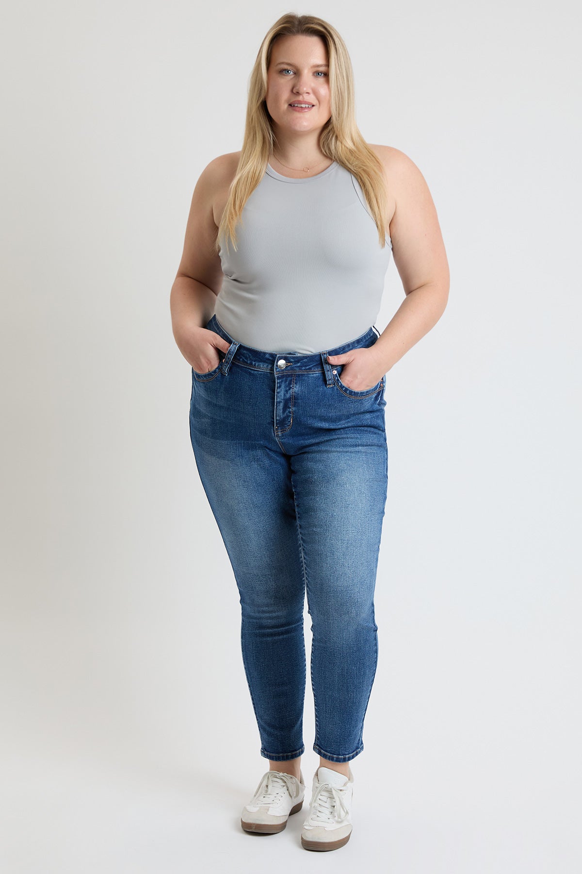 Vaqueros pitillo de mujer de tiro alto Curve Confidence, talla grande