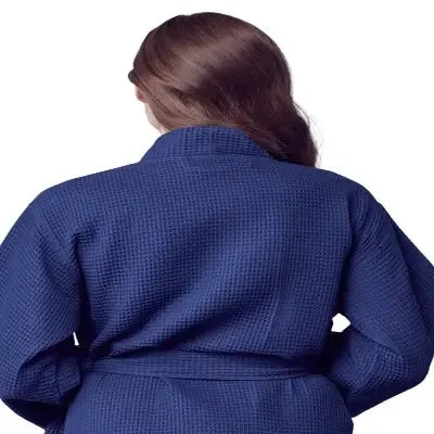Bata gofrada hasta la rodilla para mujer